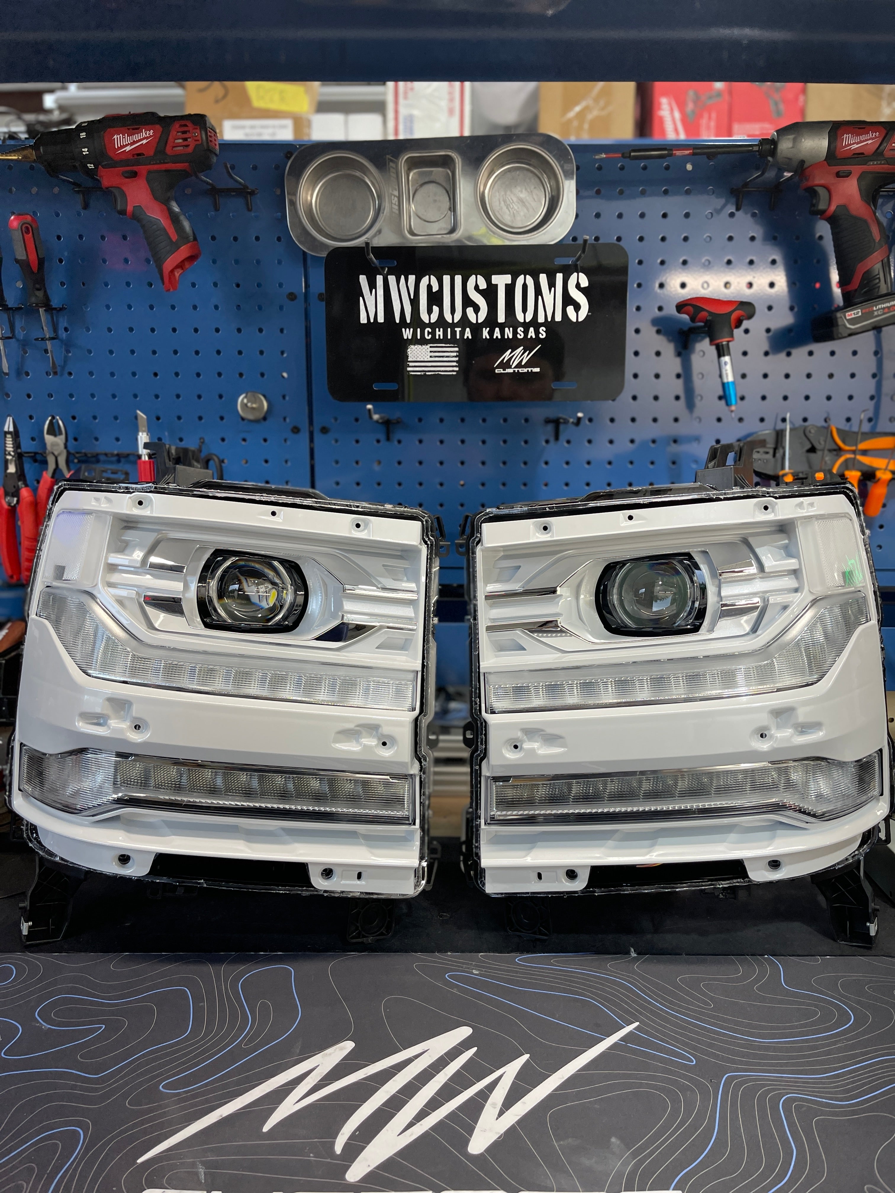 2016 - 18 CHEVY SILVERADO 1500 HEADLIGHTS