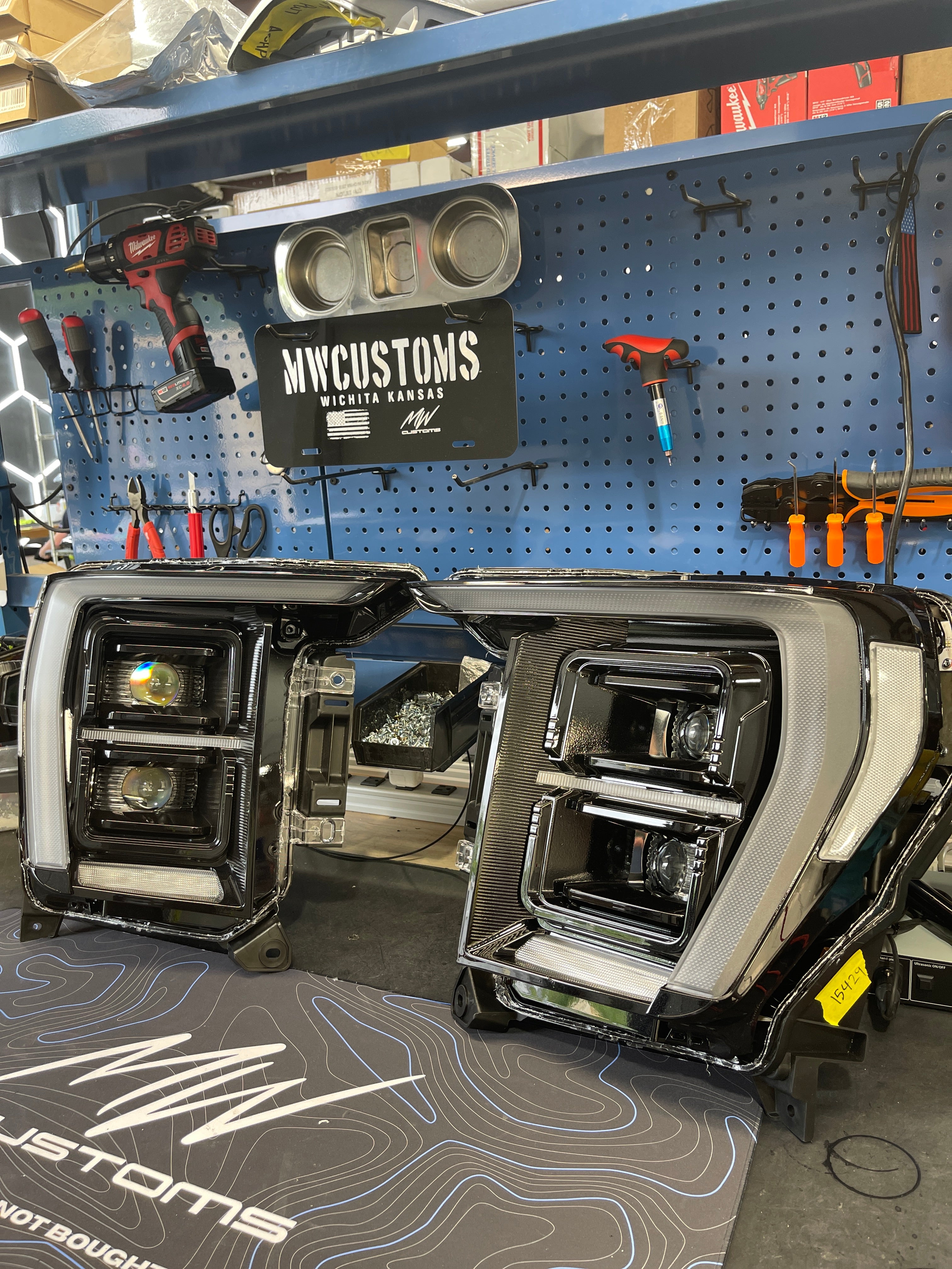 2021 - 23 FORD F150 PROJECTOR STYLE HEADLIGHTS