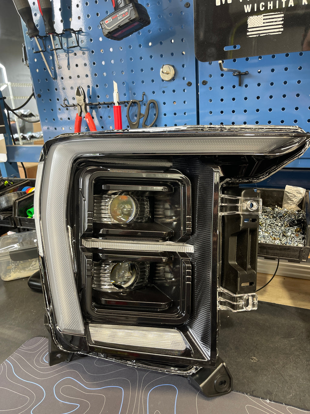 2021 - 23 FORD F150 PROJECTOR STYLE HEADLIGHTS