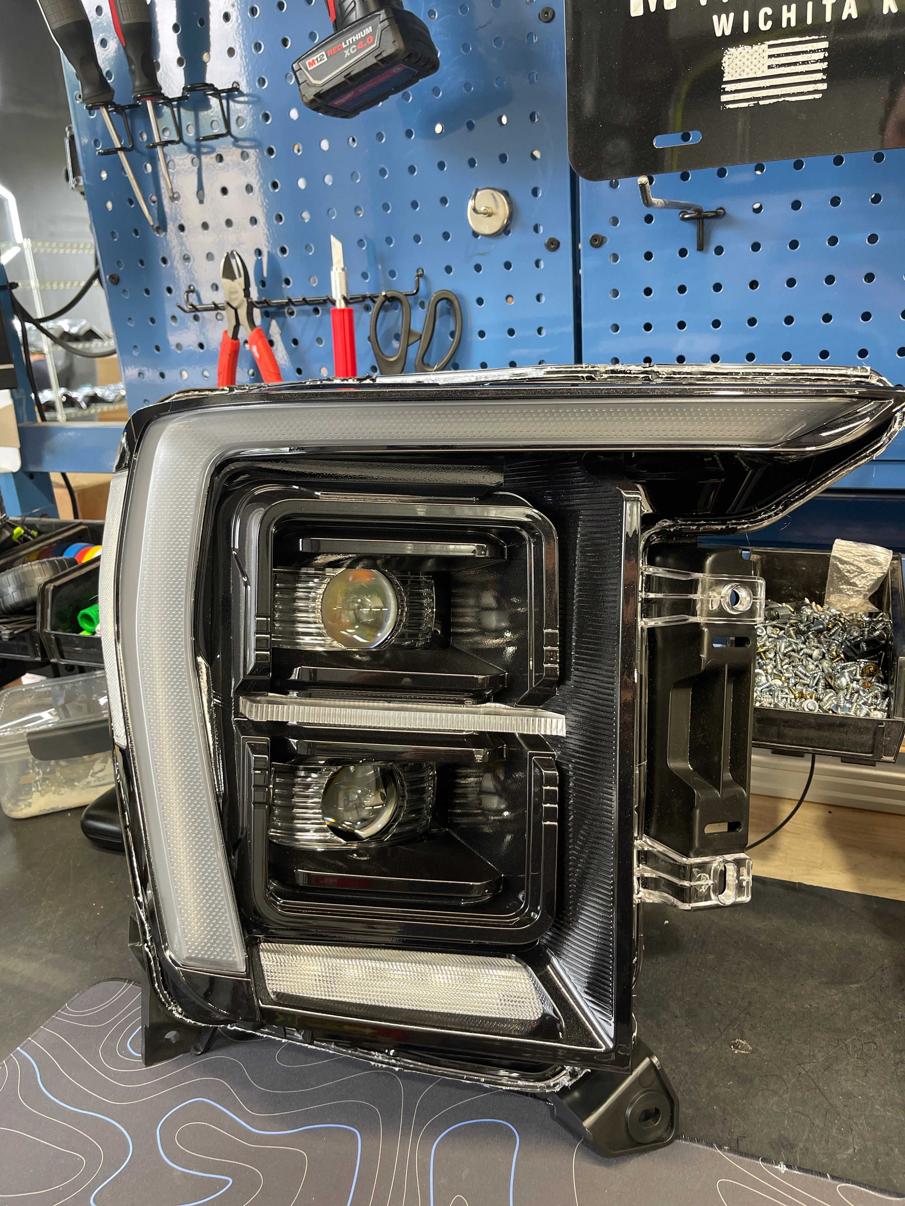 2021 - 23 FORD F150 PROJECTOR STYLE HEADLIGHTS