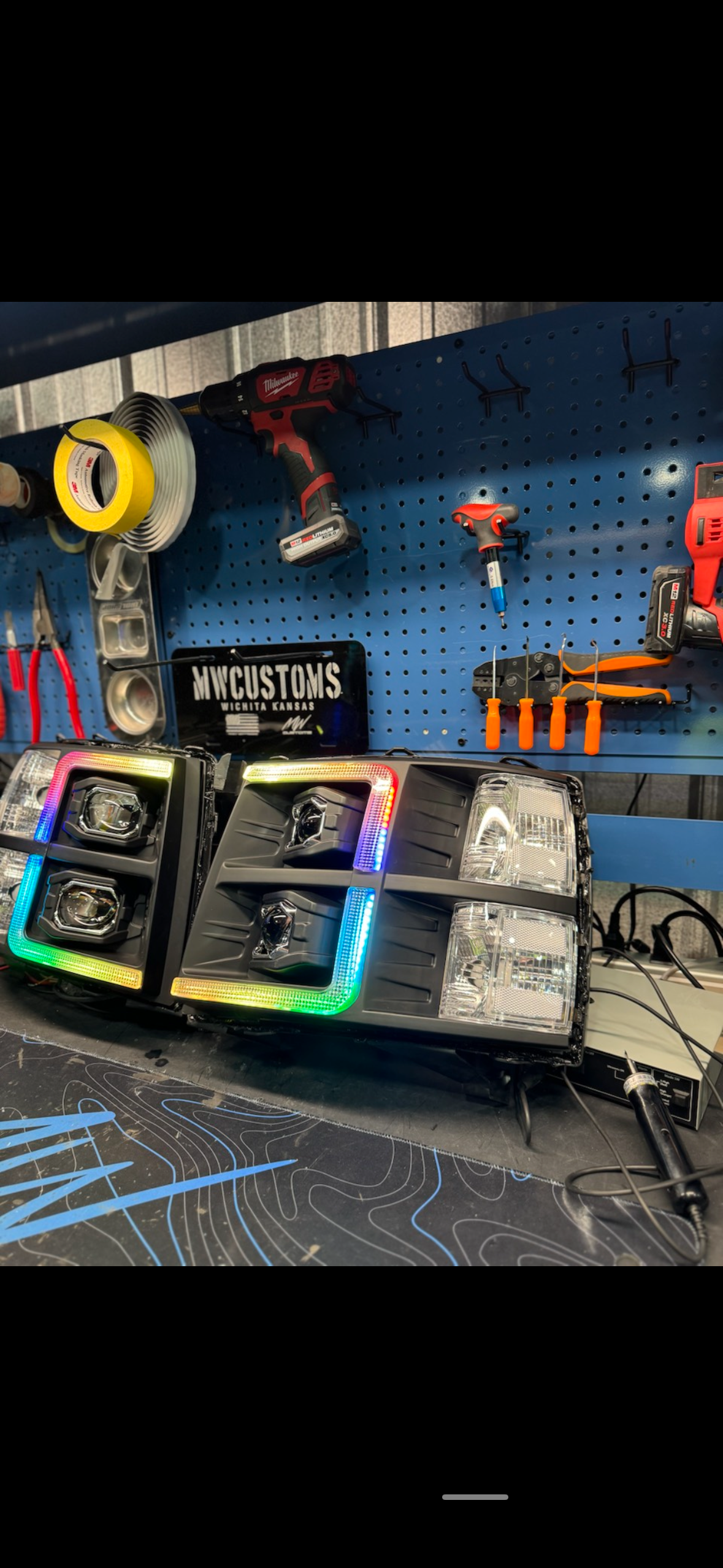 2007 - 13 CHEVY SILVERADO DUAL PROJECTOR + C BAR HEADLIGHTS