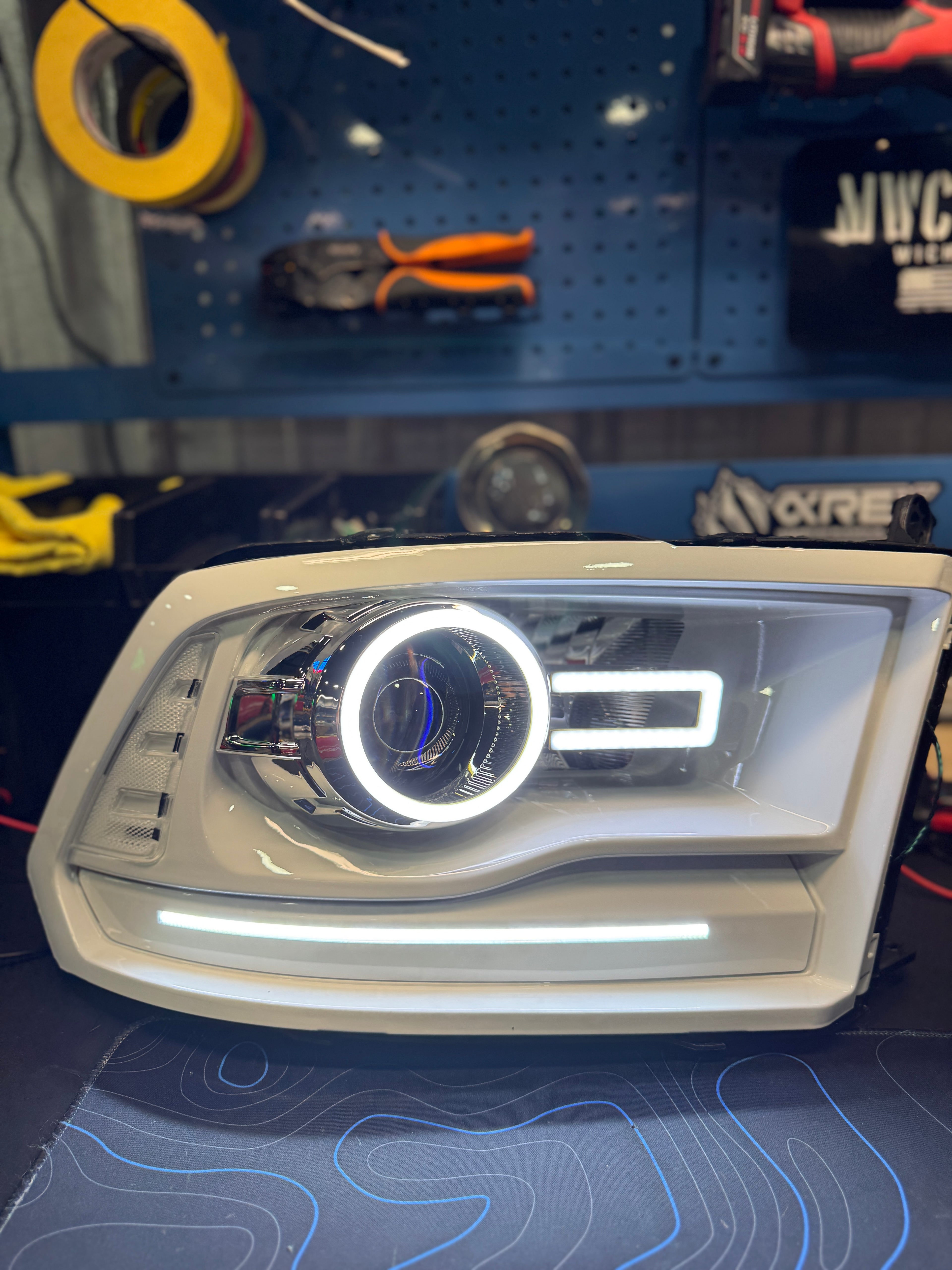 2009-18 DODGE RAM PROJECTOR HEADLIGHTS