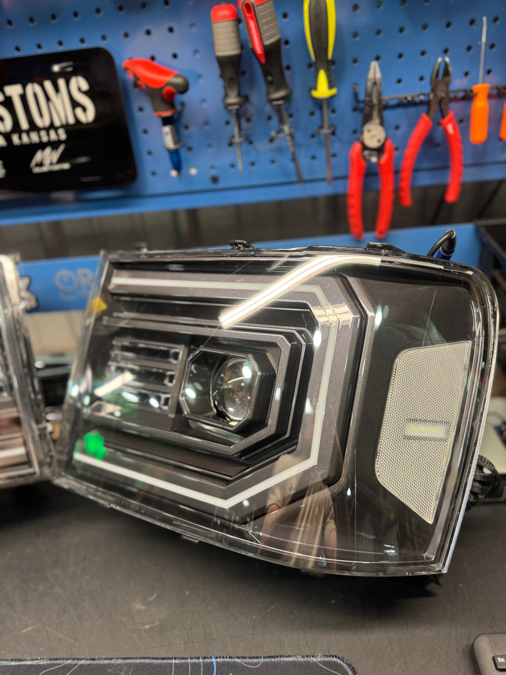 2007-13 GMC SIERRA ALPHAREX HEADLIGHTS