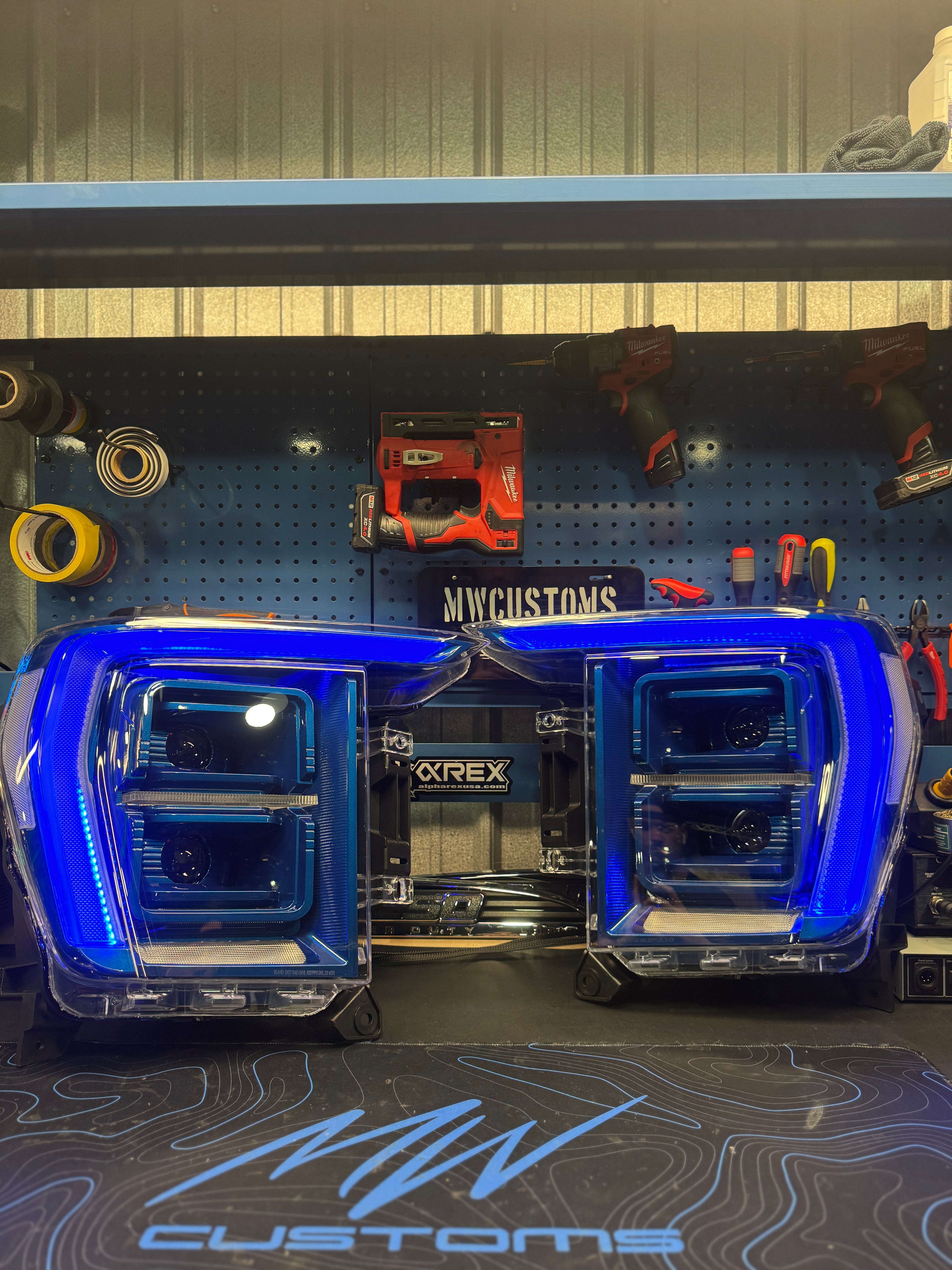 2021 - 23 FORD F150 PROJECTOR STYLE HEADLIGHTS