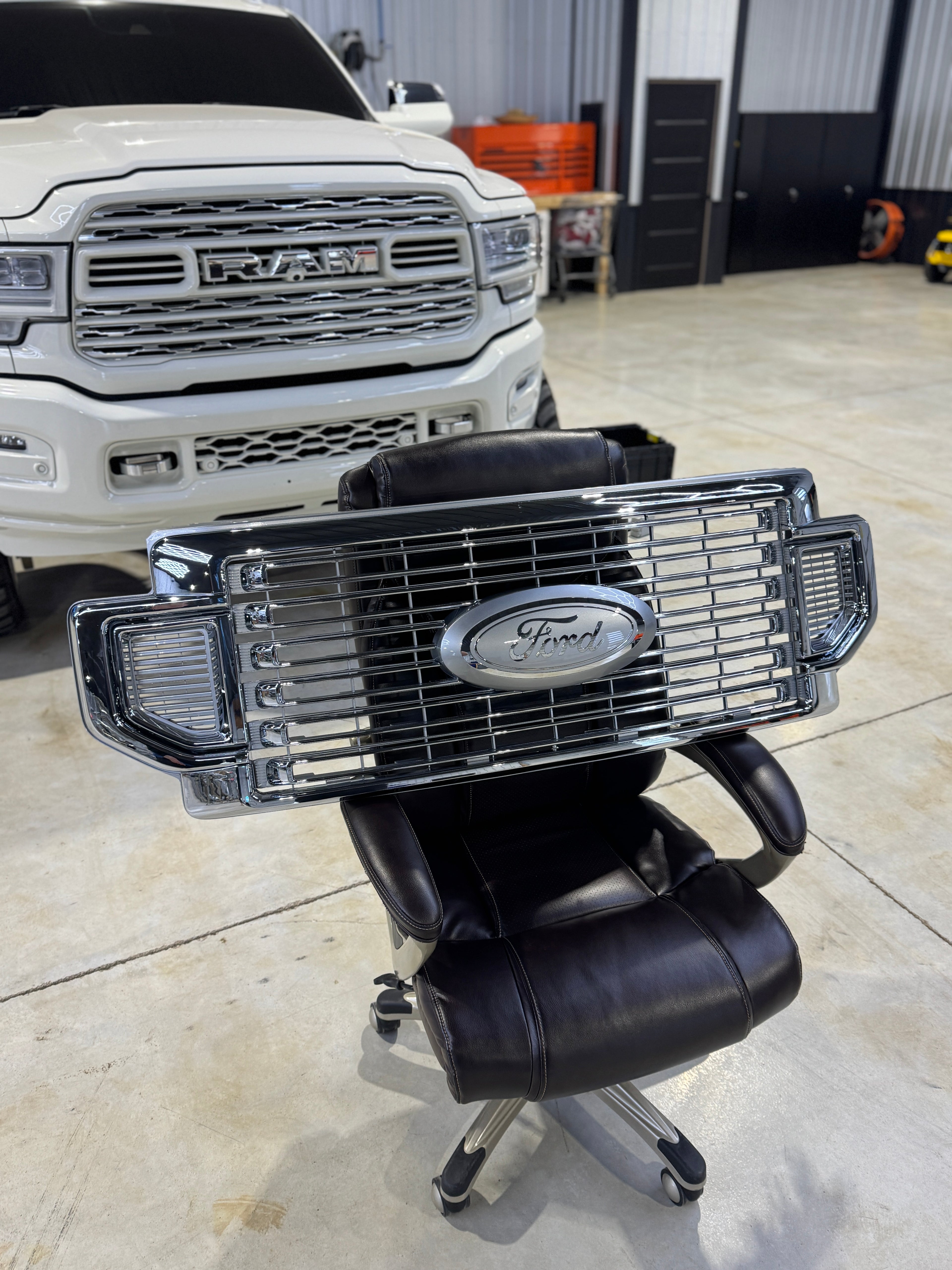 2020 - 22 FORD SUPER DUTY GRILLE