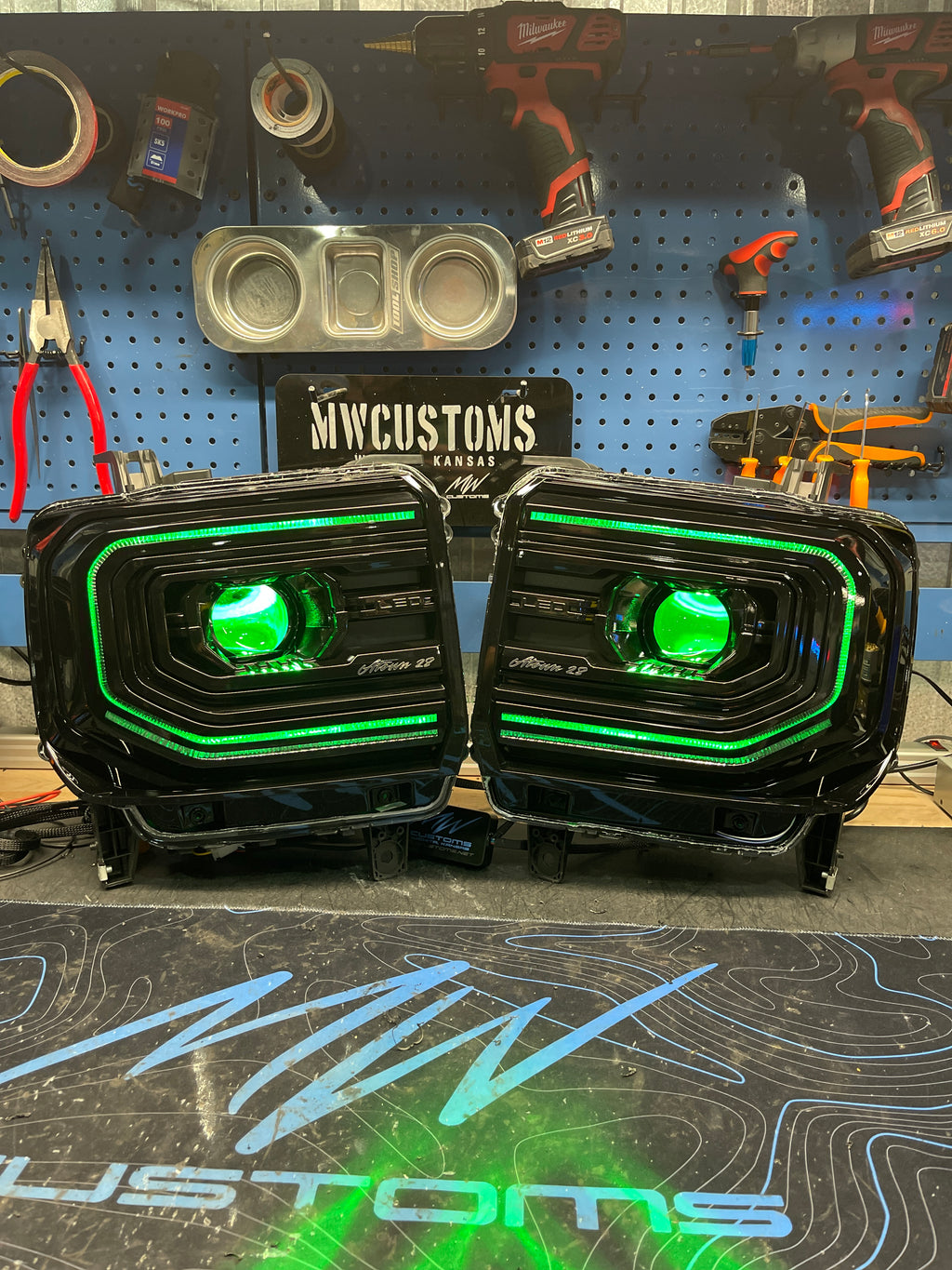 2014-18 GMC SIERRA C BAR STYLE HEADLIGHTS