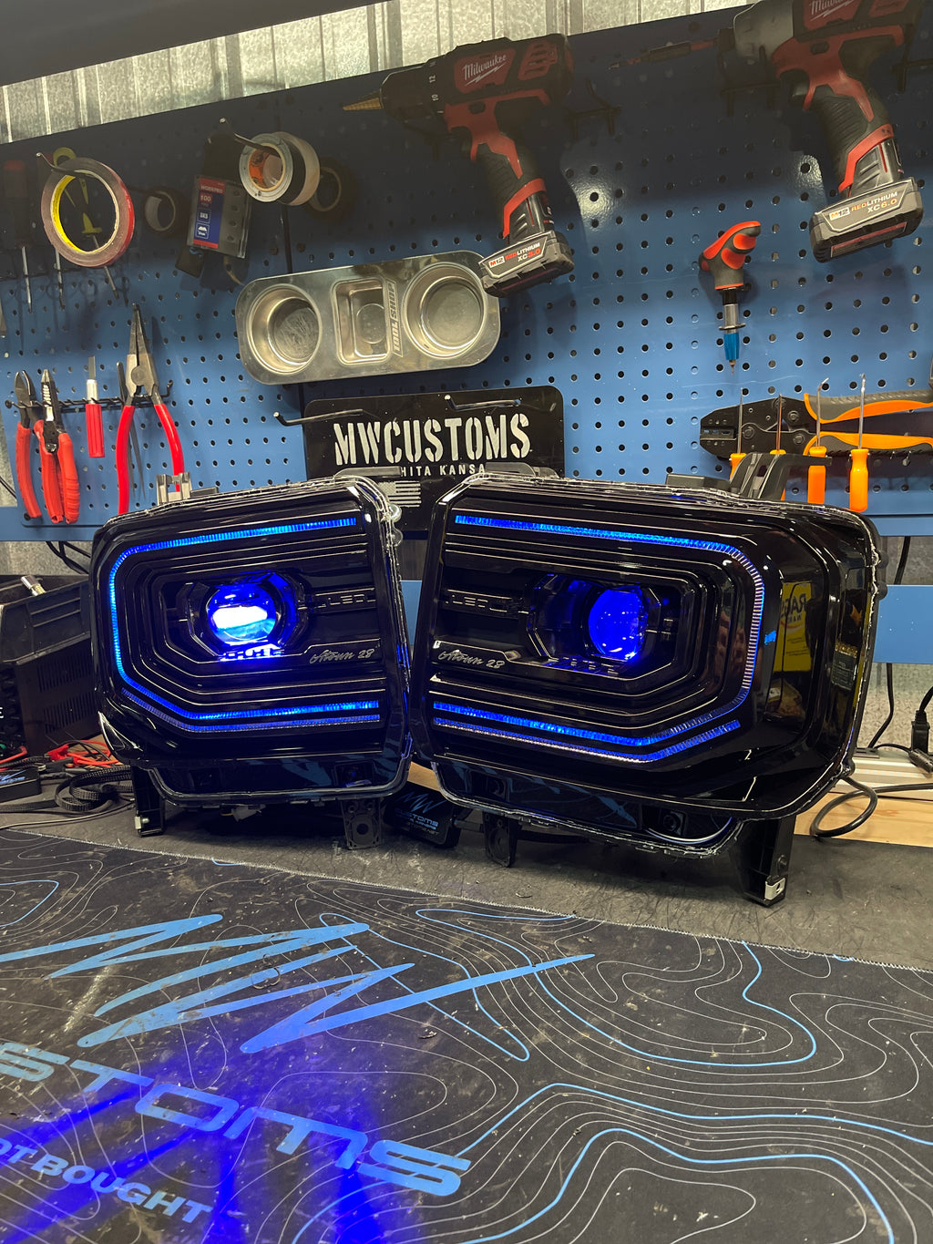 2014-18 GMC SIERRA C BAR STYLE HEADLIGHTS
