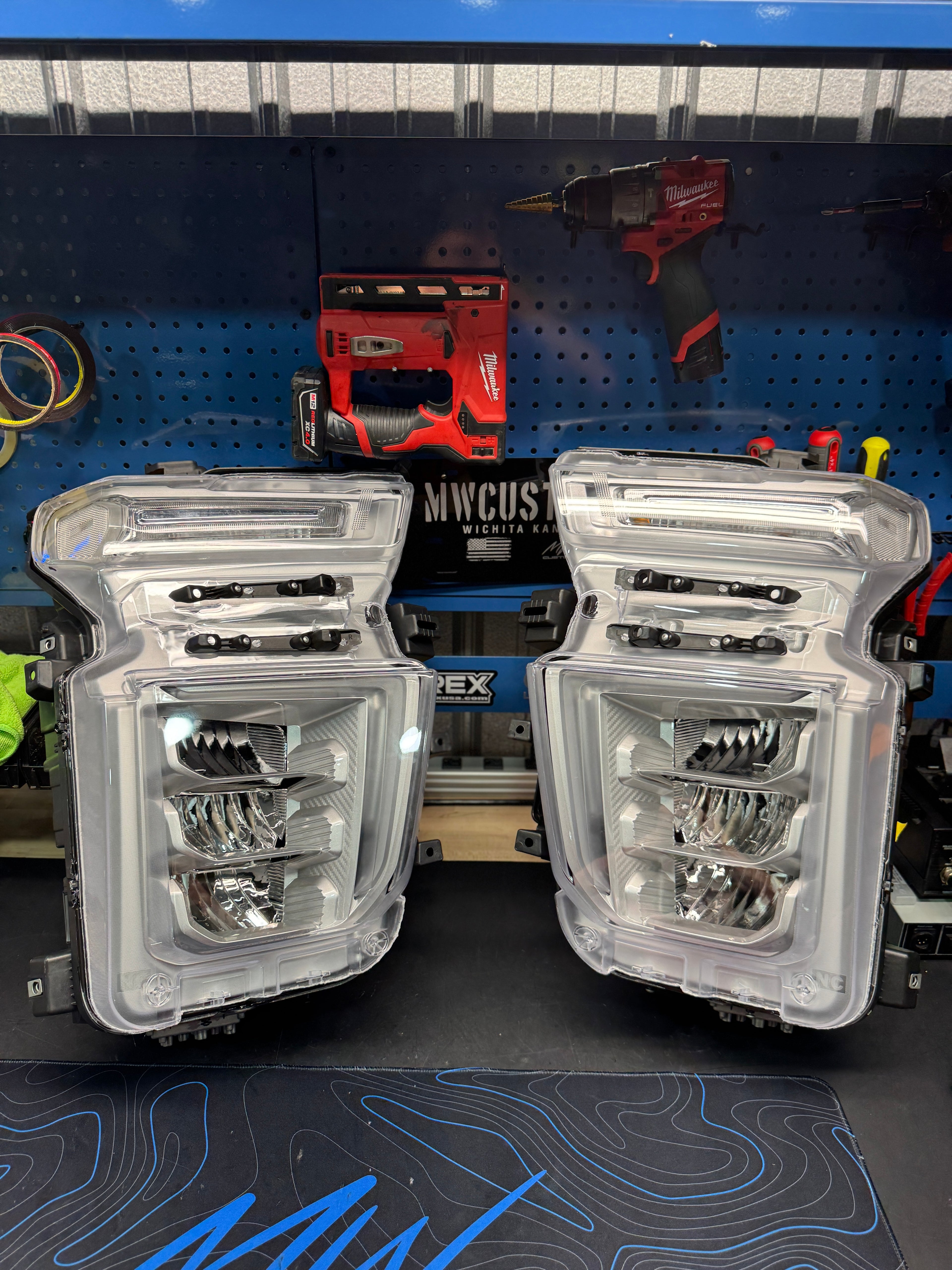 2020 - 23 CHEVY SILVERADO 2500 HEADLIGHTS