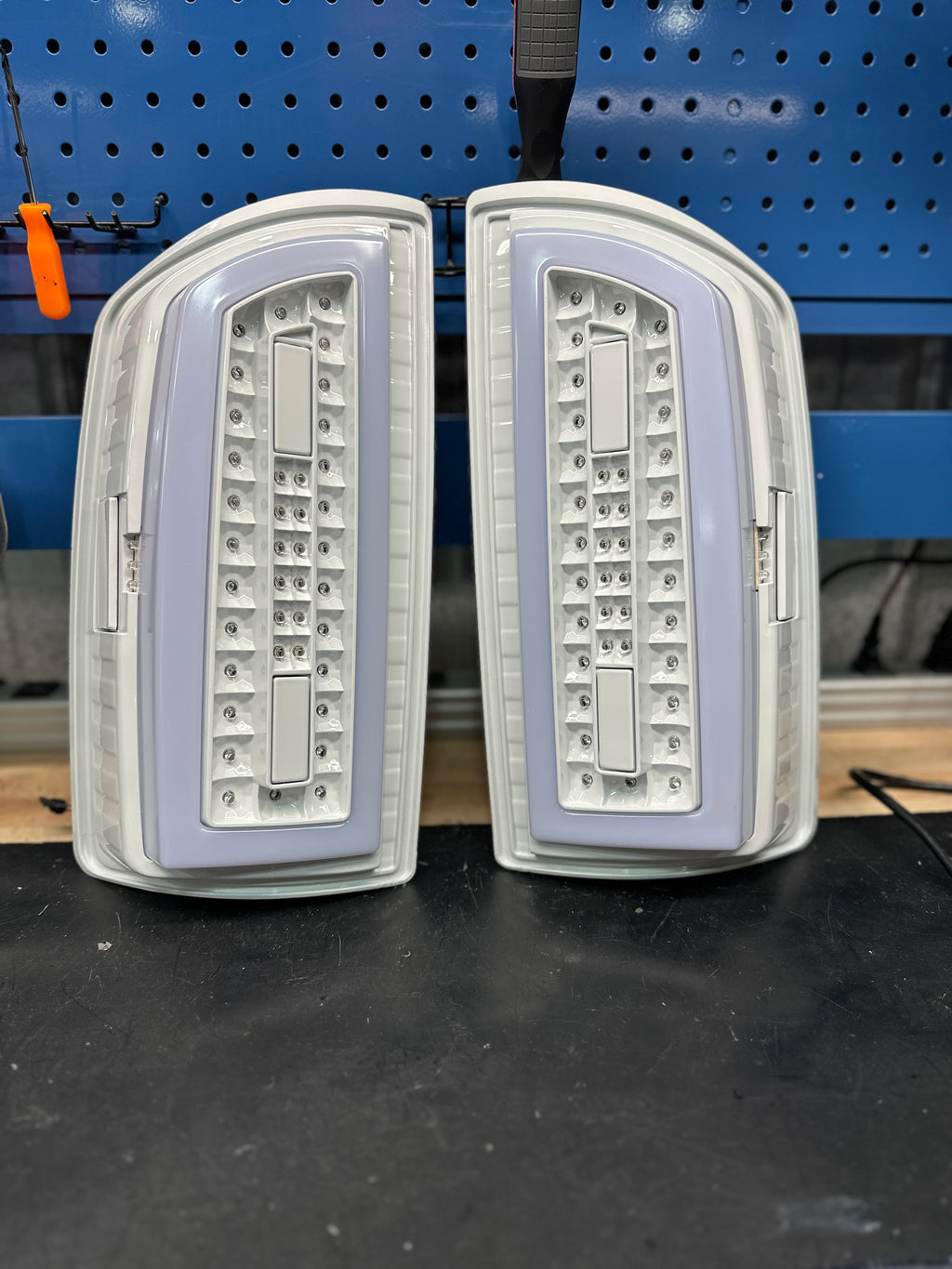 2007-08 DODGE RAM OVAL TAIL LIGHTS