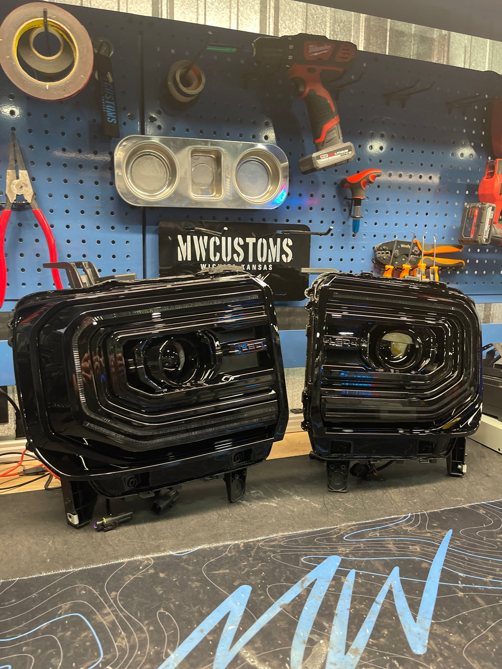 2014-18 GMC SIERRA C BAR STYLE HEADLIGHTS