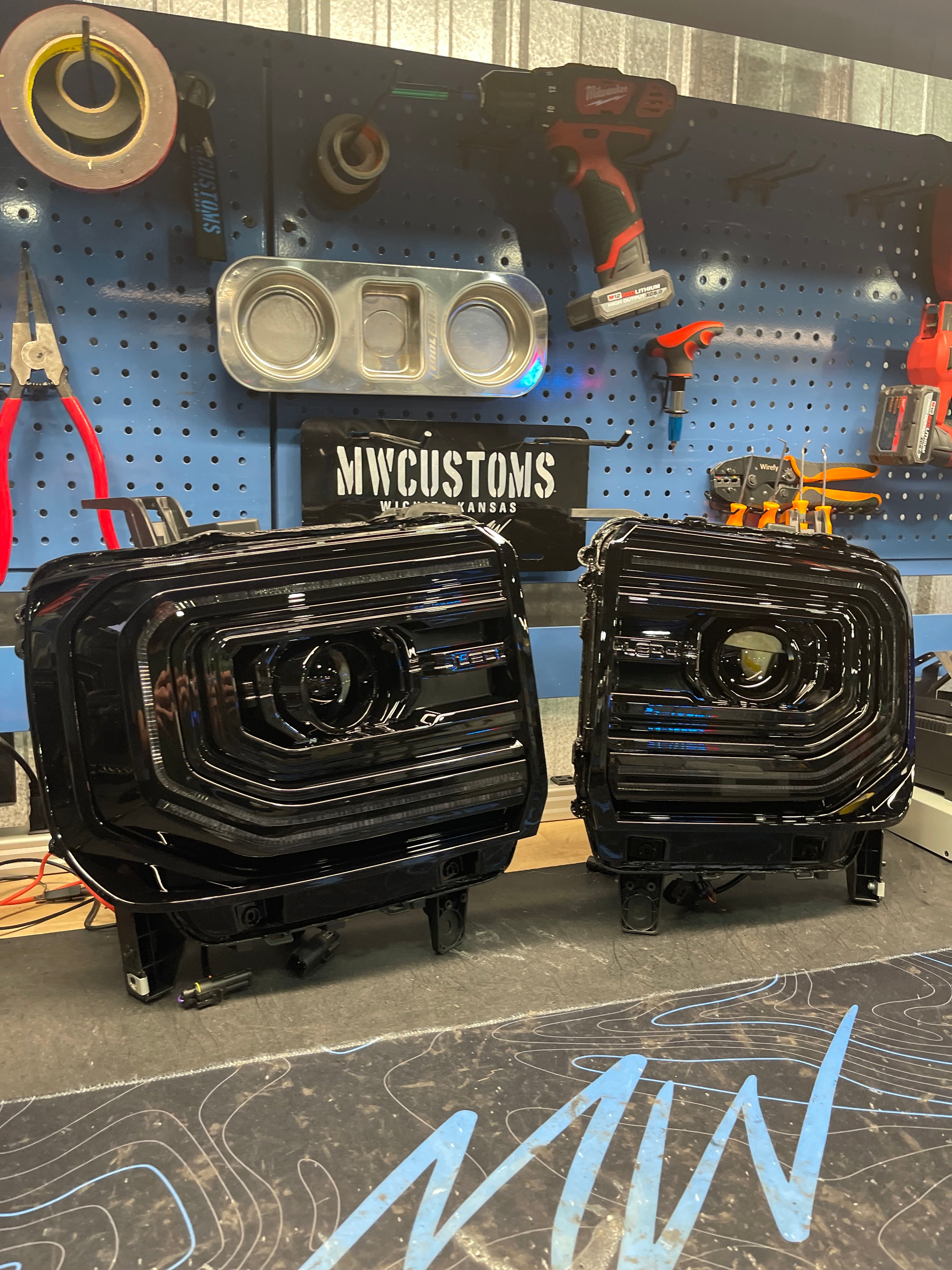 2014-18 GMC SIERRA C BAR STYLE HEADLIGHTS