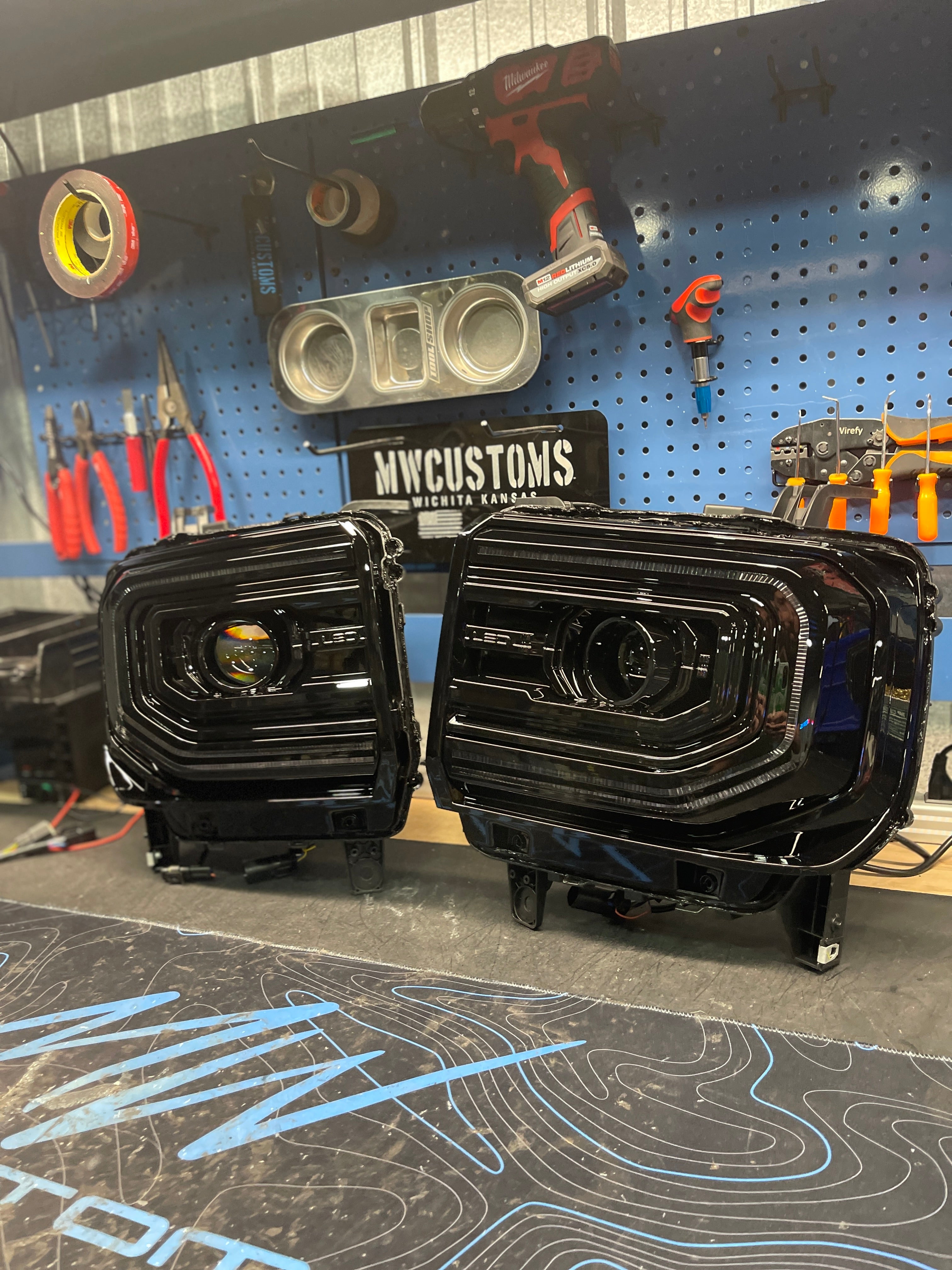 2014-18 GMC SIERRA C BAR STYLE HEADLIGHTS