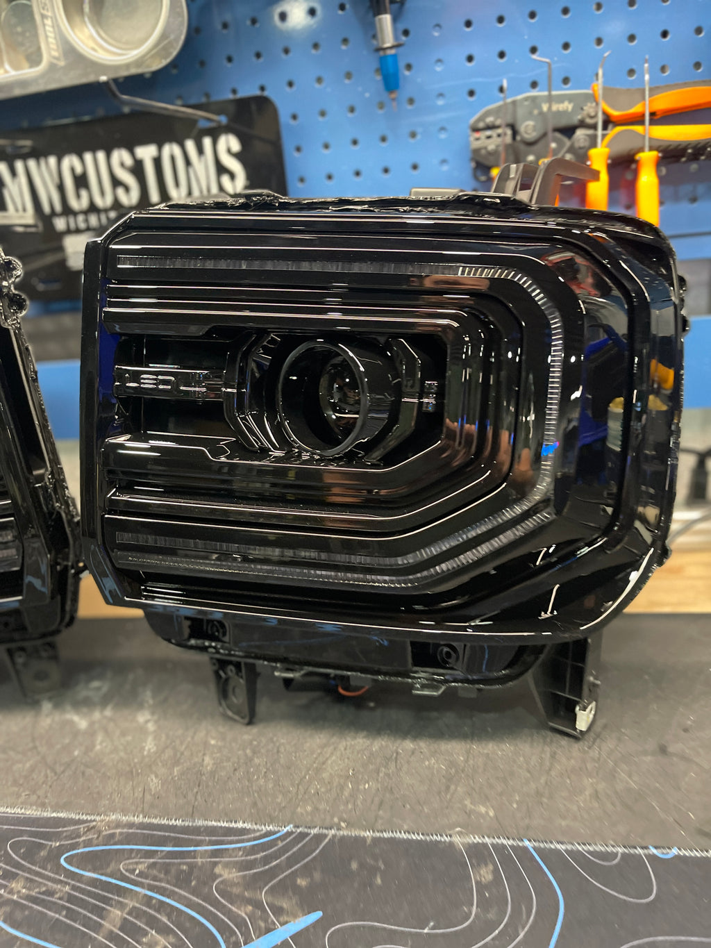 2014-18 GMC SIERRA C BAR STYLE HEADLIGHTS