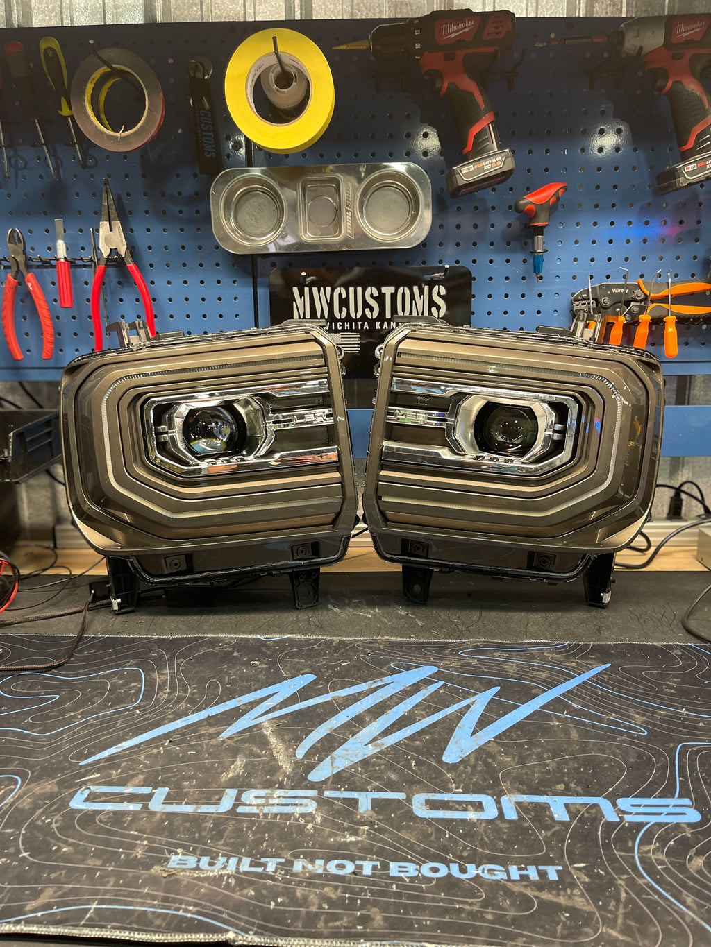 2014-18 GMC SIERRA C BAR STYLE HEADLIGHTS