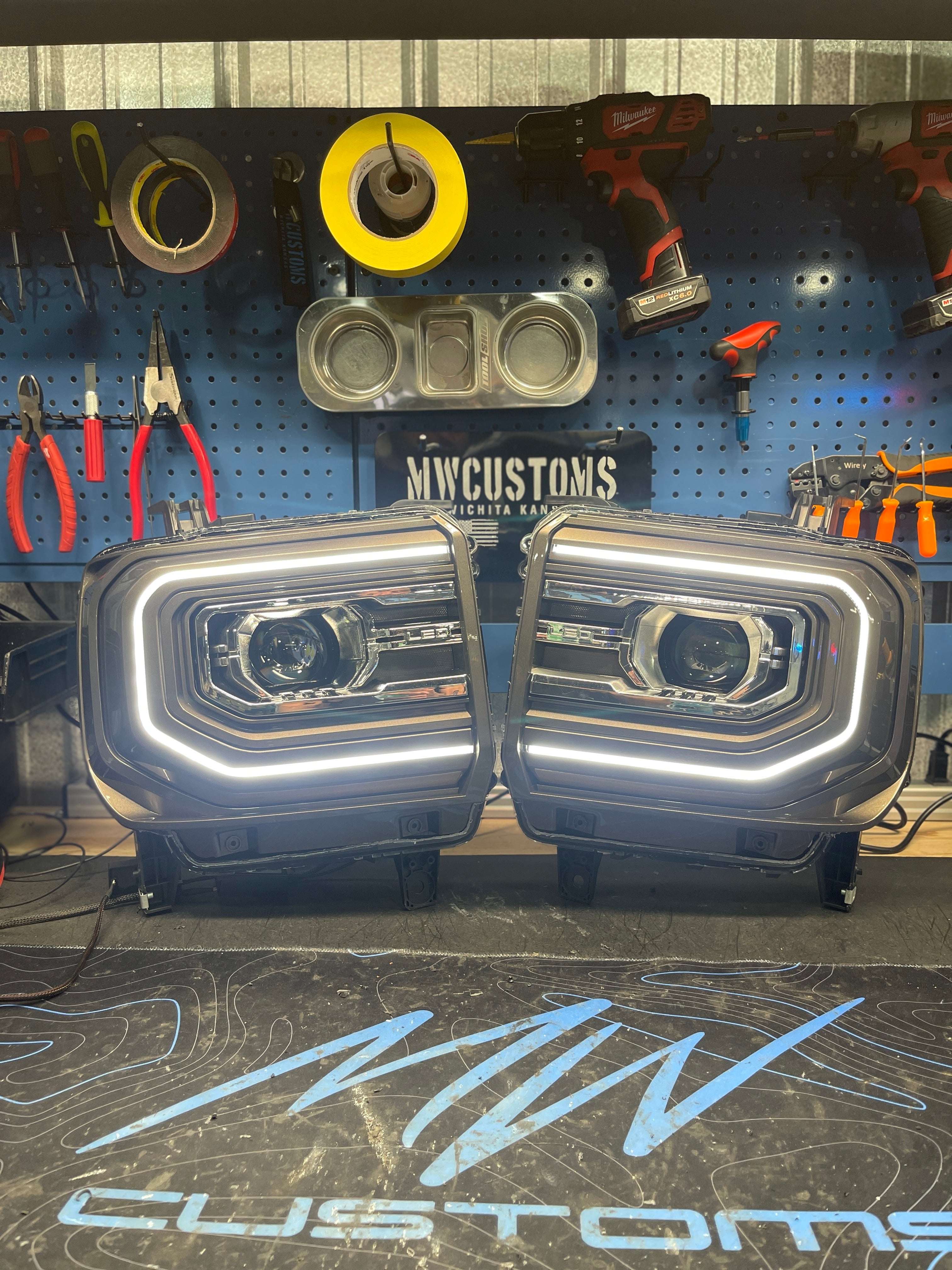 2014-18 GMC SIERRA C BAR STYLE HEADLIGHTS