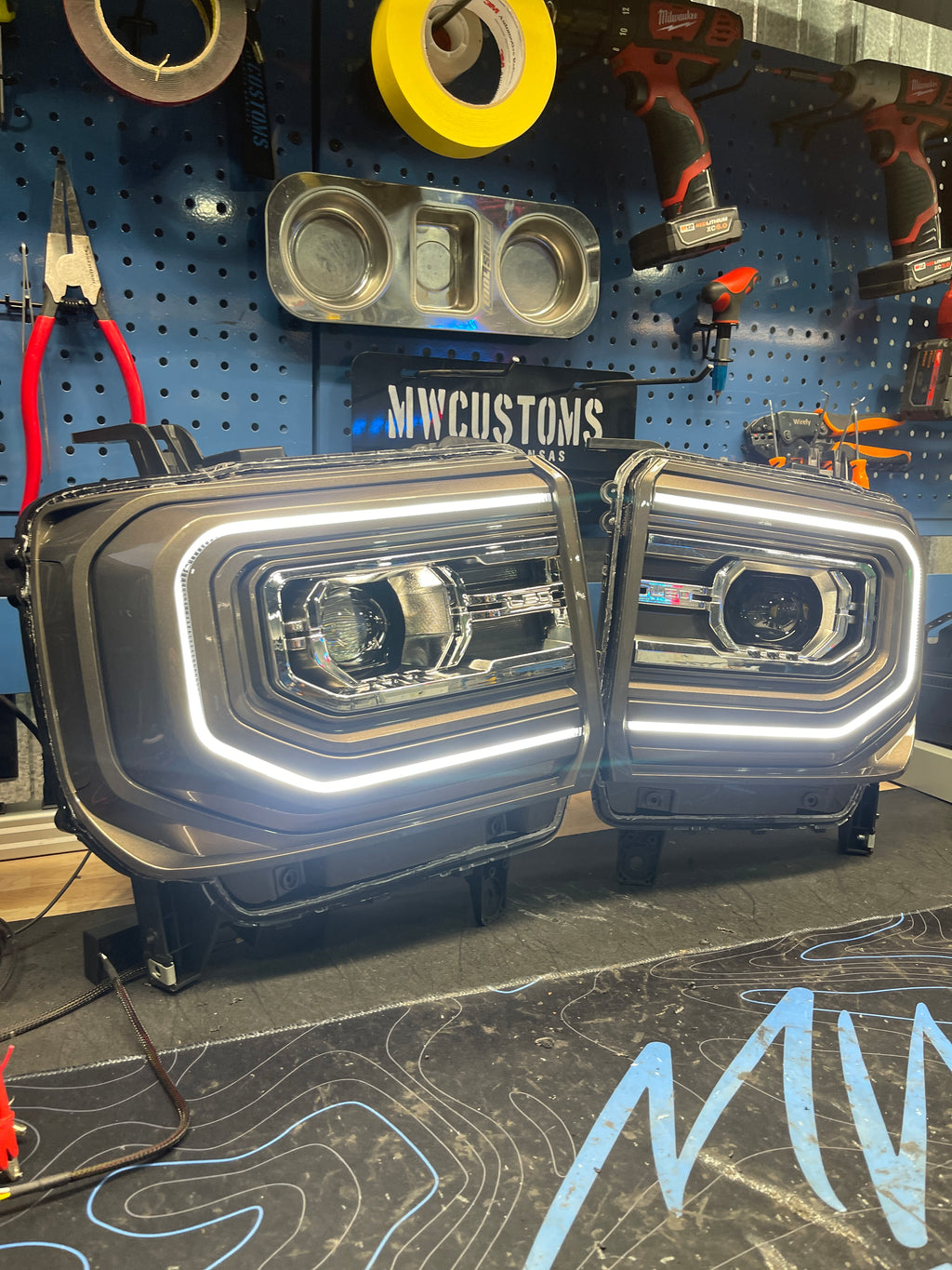 2014-18 GMC SIERRA C BAR STYLE HEADLIGHTS