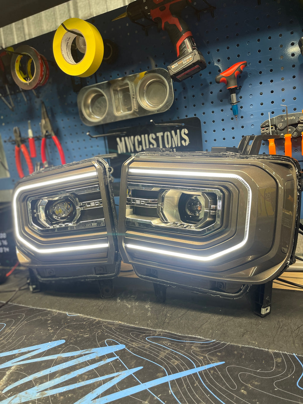 2014-18 GMC SIERRA C BAR STYLE HEADLIGHTS