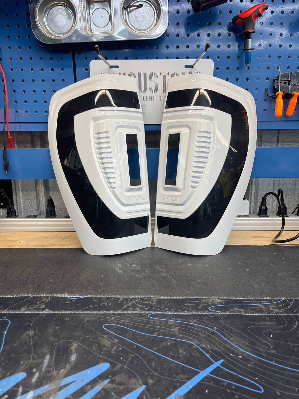 2019-23 GMC SIERRA FLUSH MOUNT TAIL LIGHTS