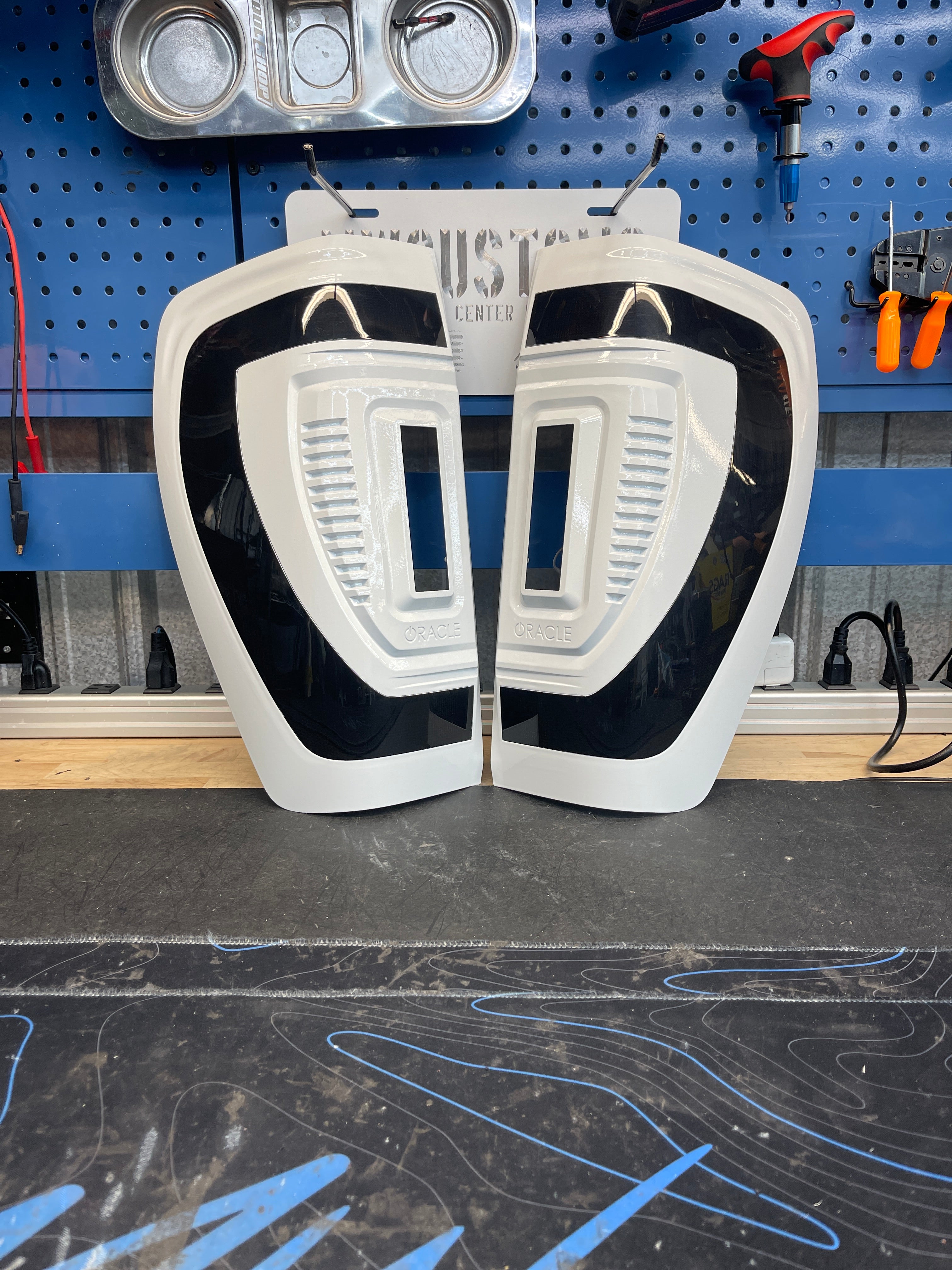 2019-23 GMC SIERRA FLUSH MOUNT TAIL LIGHTS