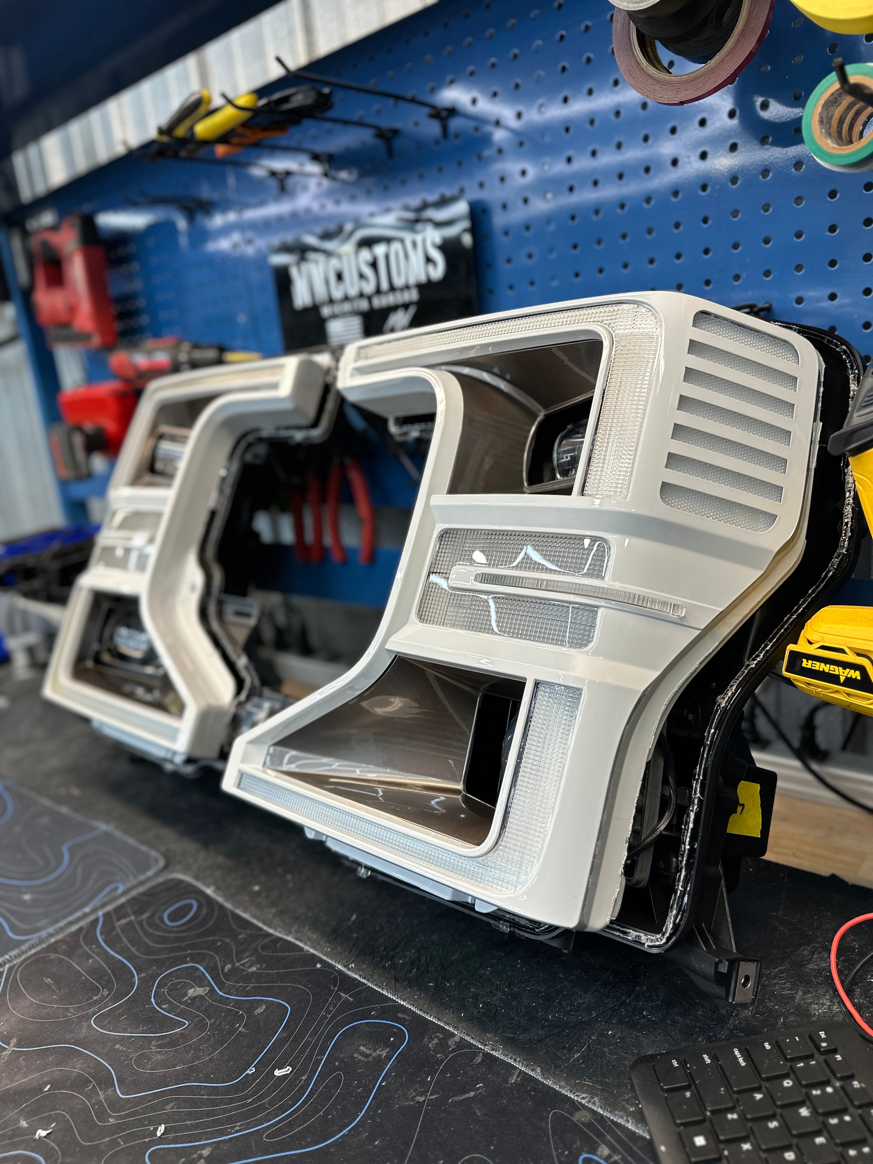 2020 - 2022 SUPER DUTY CUSTOM HEADLIGHTS