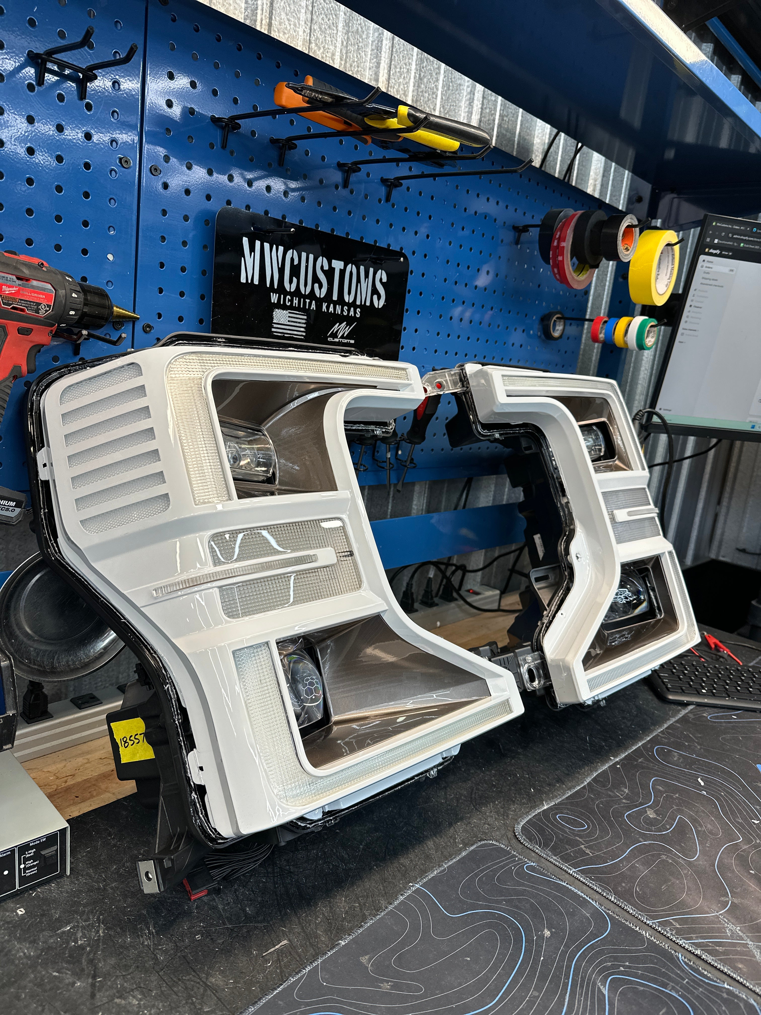 2020 - 2022 SUPER DUTY CUSTOM HEADLIGHTS