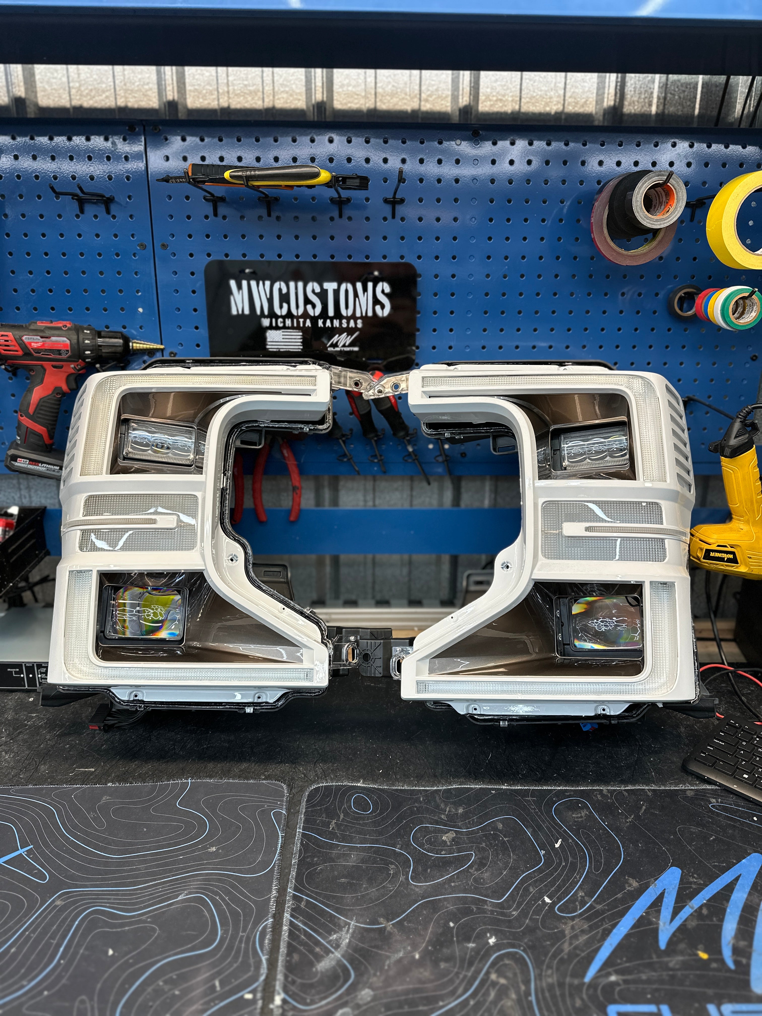 2020 - 2022 SUPER DUTY CUSTOM HEADLIGHTS