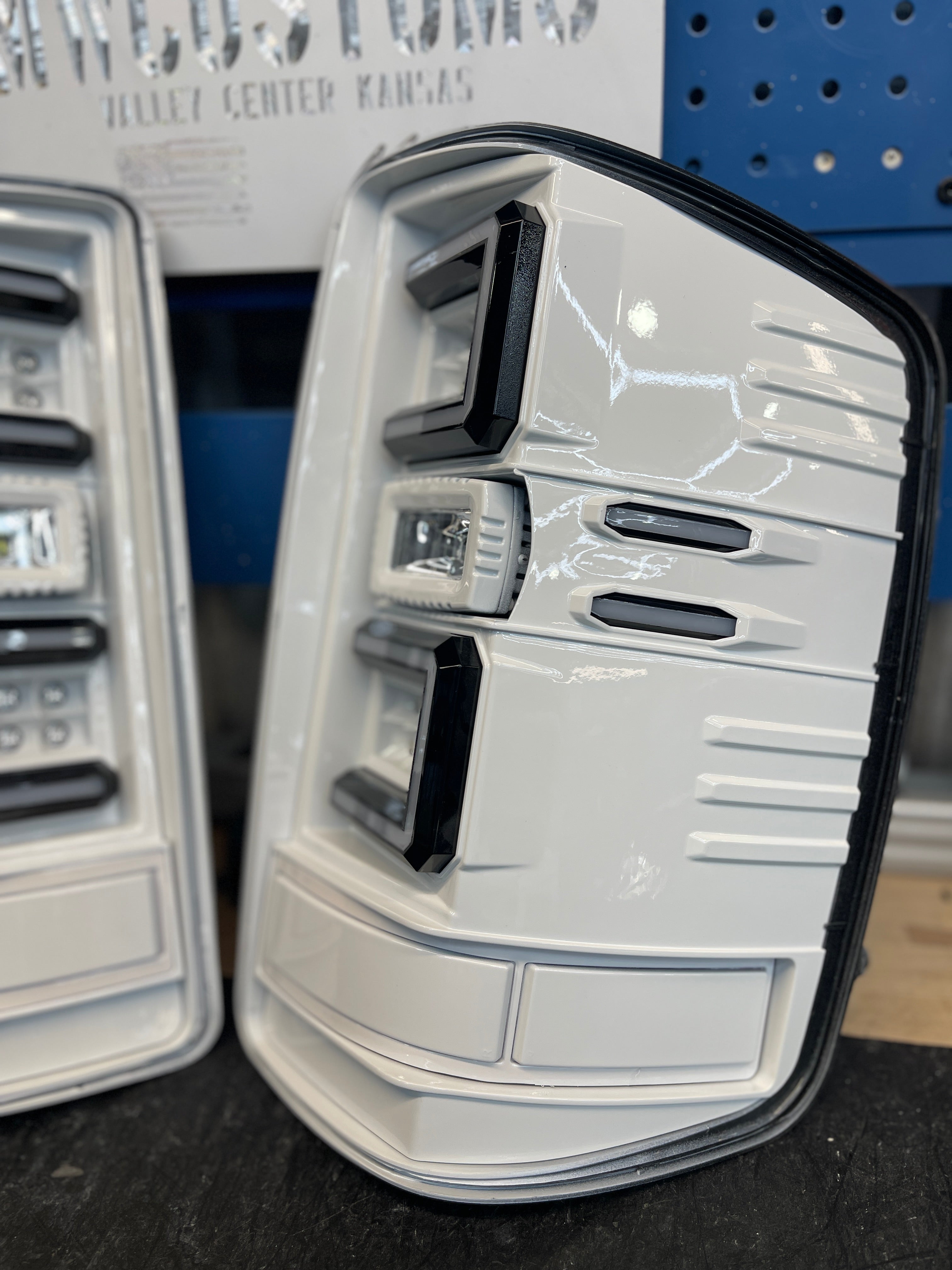 2014 - 2018 CHEVY SILVERADO 1500 | 2015-2019 CHEVY SILVERADO HD C BAR TAIL LIGHTS