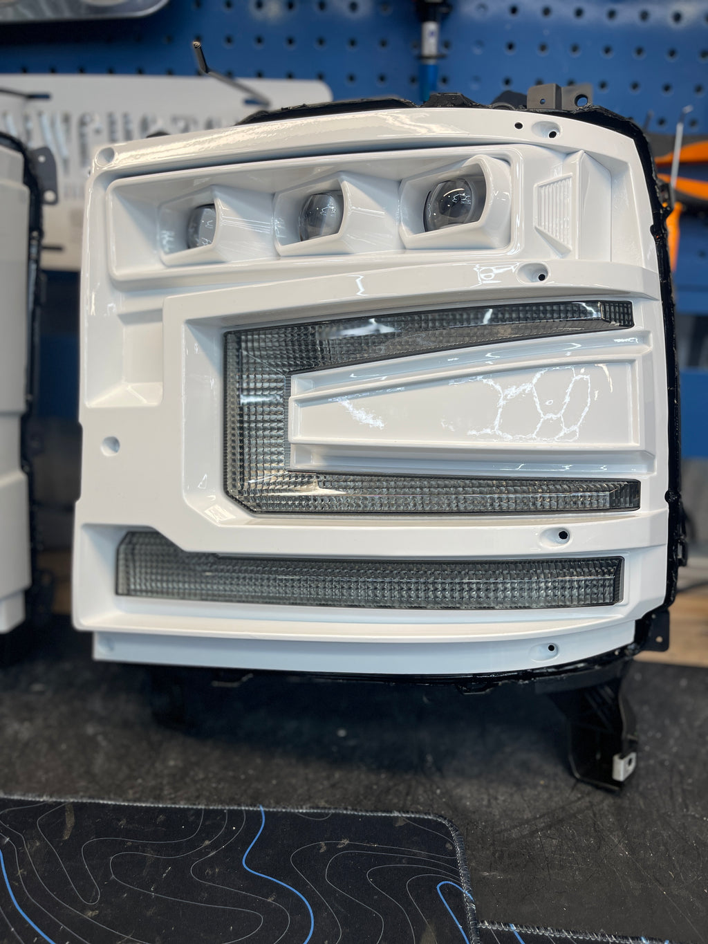 2016 - 2018 CHEVY SILVERADO 1500 MORIMOTO XB HEADLIGHTS
