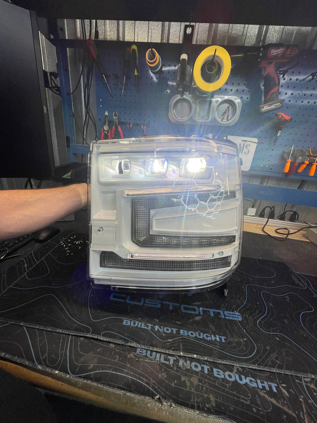 2016 - 2018 CHEVY SILVERADO 1500 MORIMOTO XB HEADLIGHTS