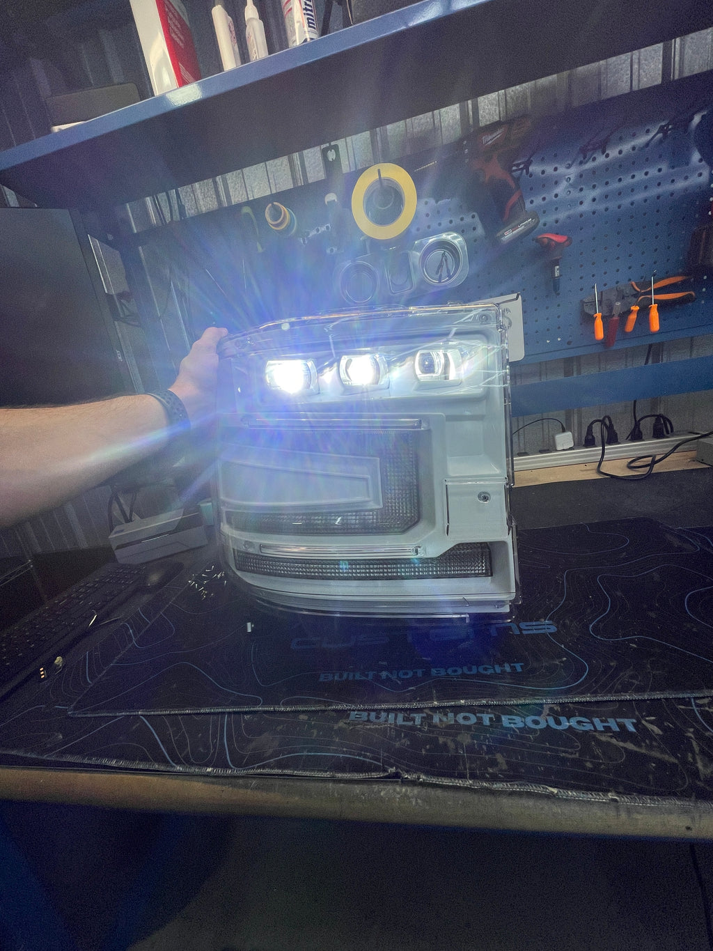 2016 - 2018 CHEVY SILVERADO 1500 MORIMOTO XB HEADLIGHTS