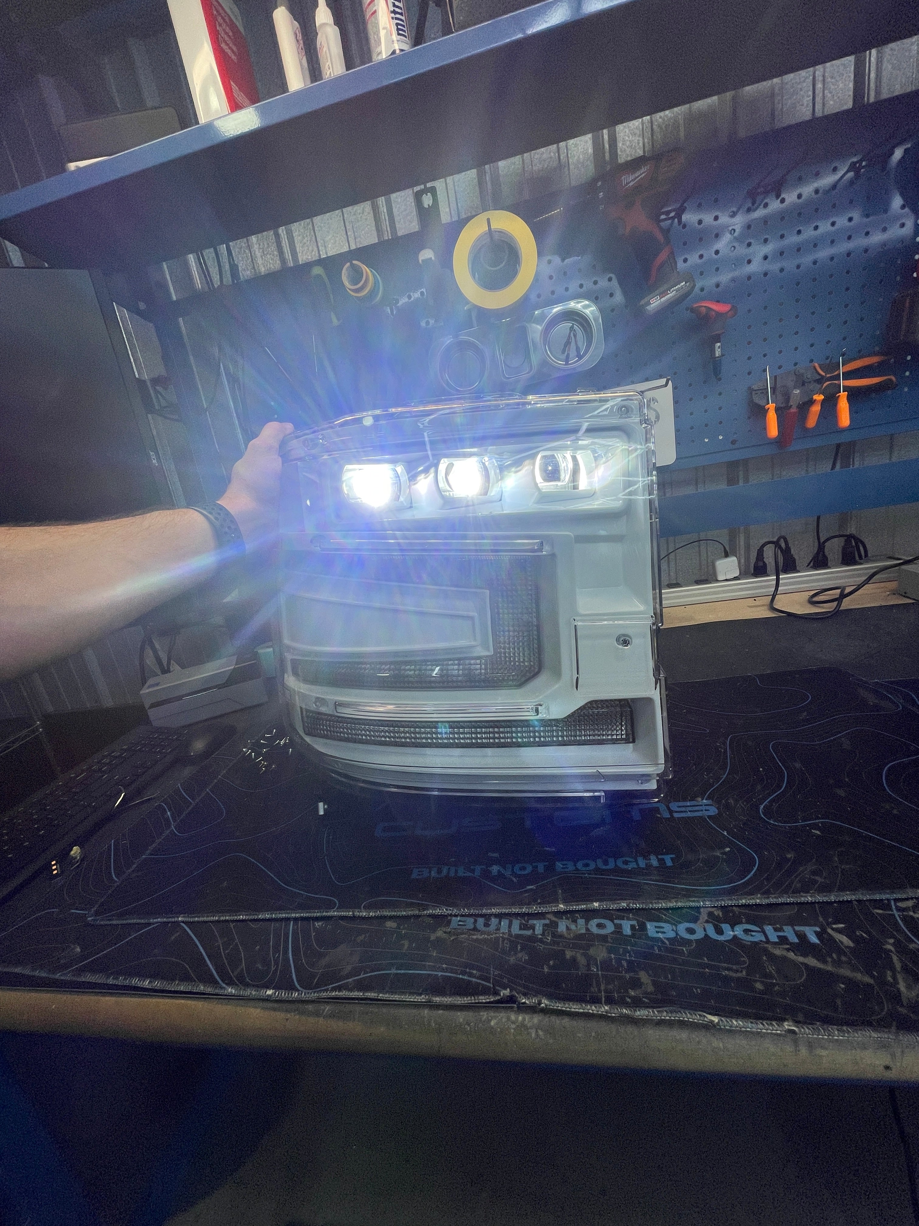 2016 - 2018 CHEVY SILVERADO 1500 MORIMOTO XB HEADLIGHTS