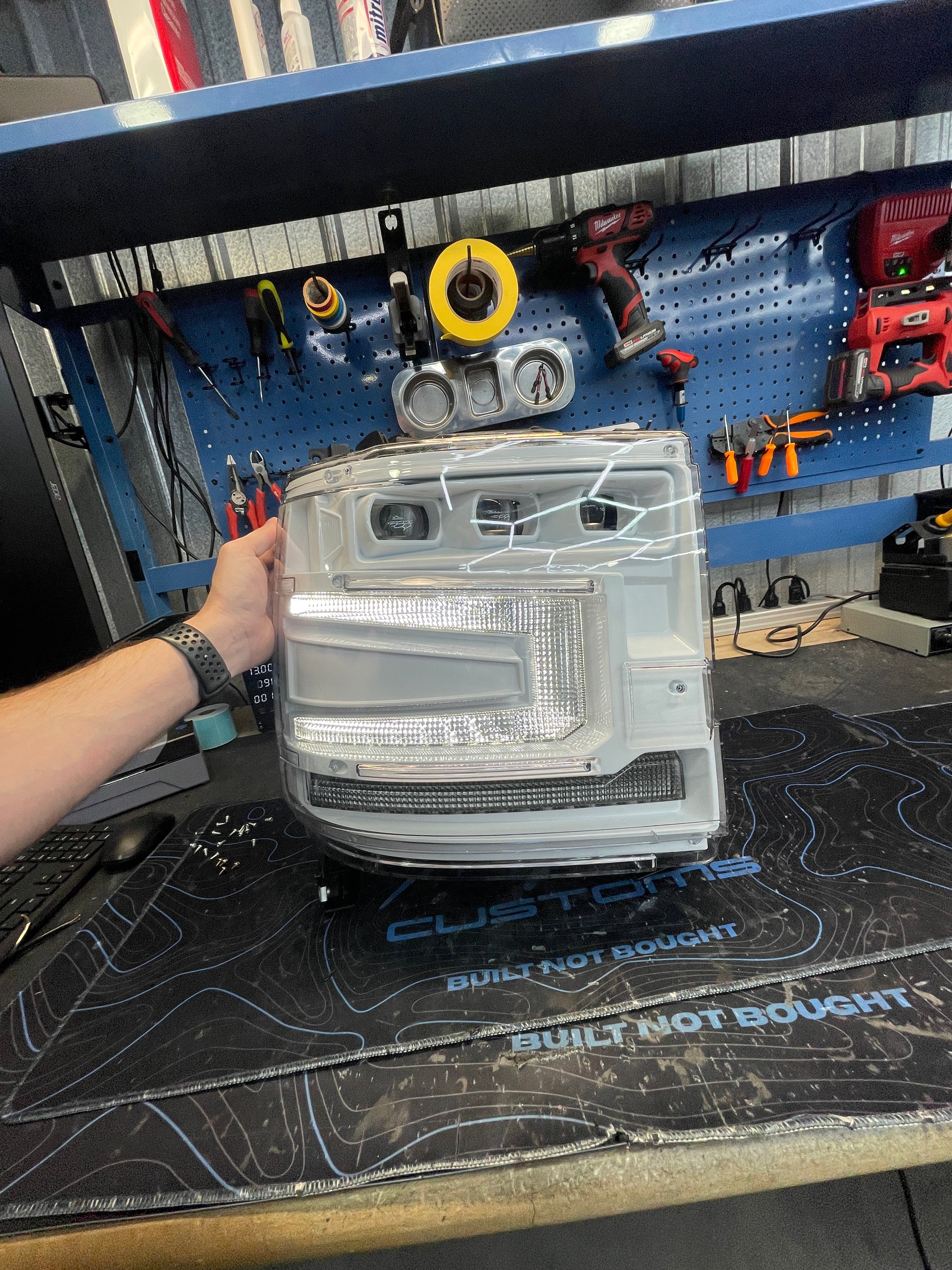 2016 - 2018 CHEVY SILVERADO 1500 MORIMOTO XB HEADLIGHTS