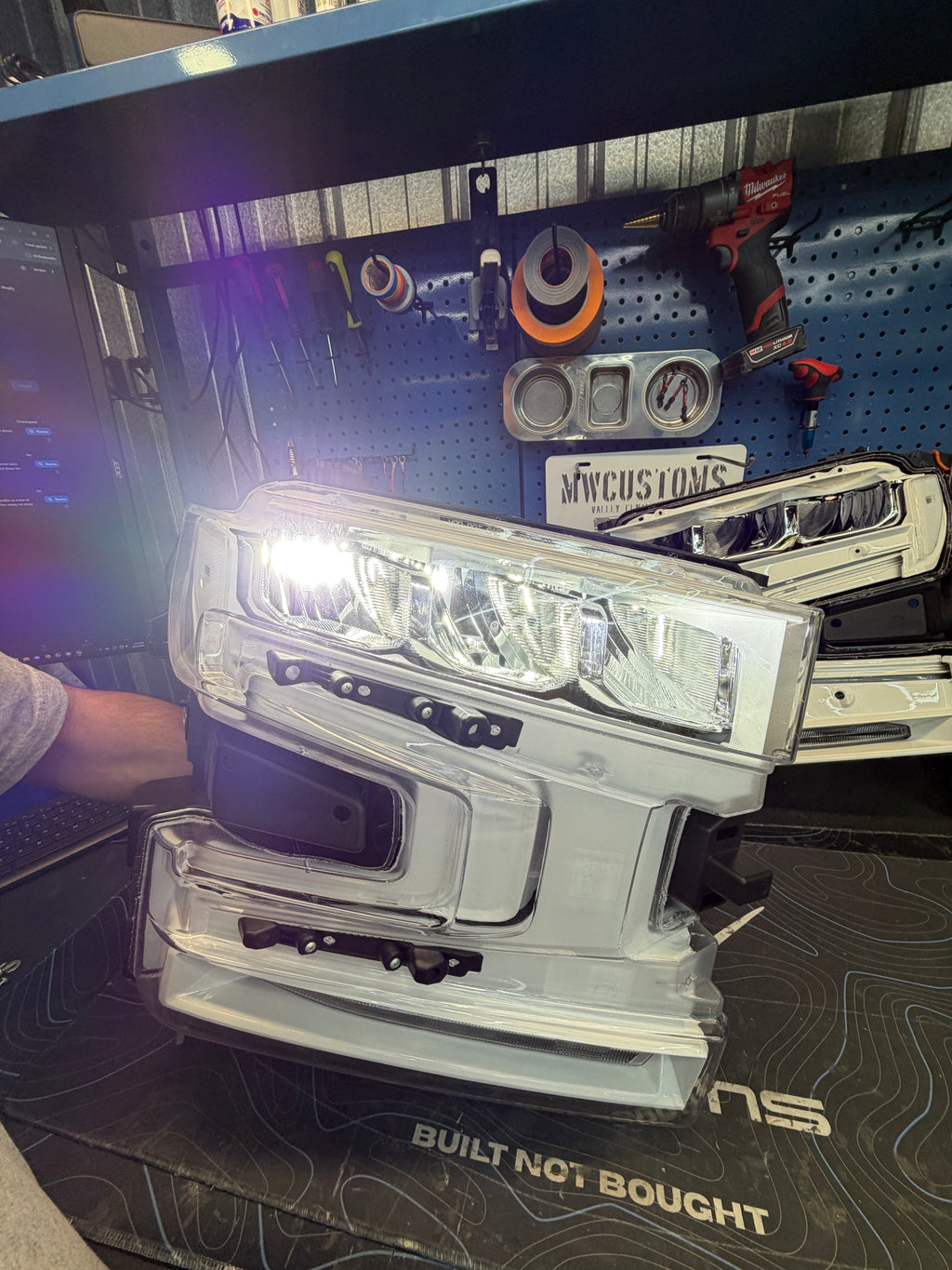 2019-2021 CHEVY SILVERADO 1500 REFLECTOR LED HEADLIGHT
