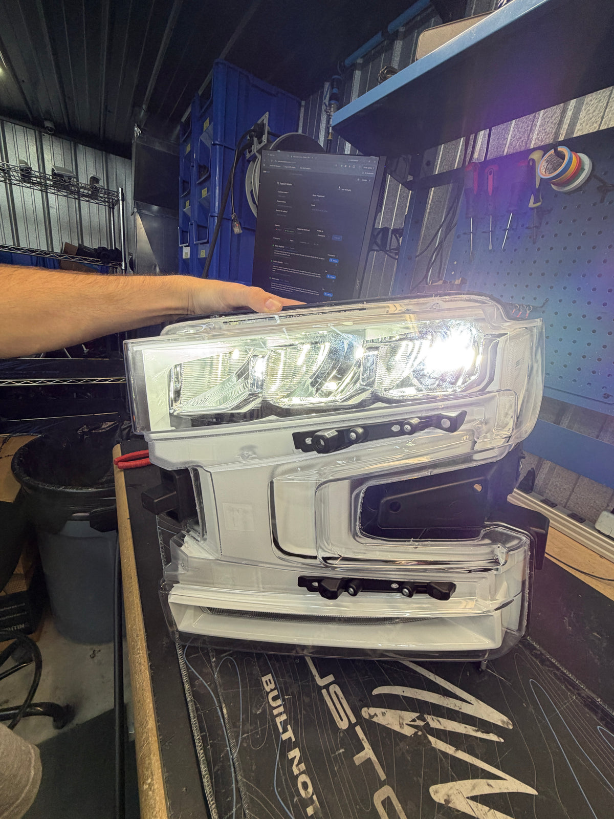 2019-2021 CHEVY SILVERADO 1500 REFLECTOR LED HEADLIGHT