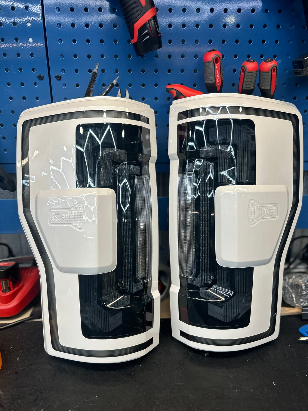 OPEN BOX – 2017-2022 Ford Super Duty Morimoto XB LED Tail Lights *PAINT CODE: UG*