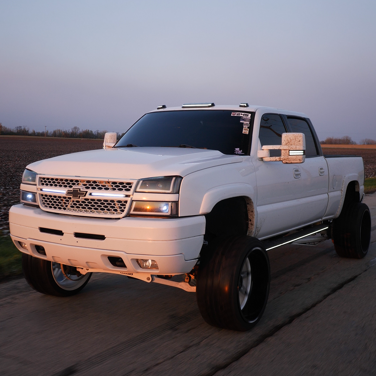 1999-2007 GMC Sierra 2500/3500 S-Series Cab Lights – Installed