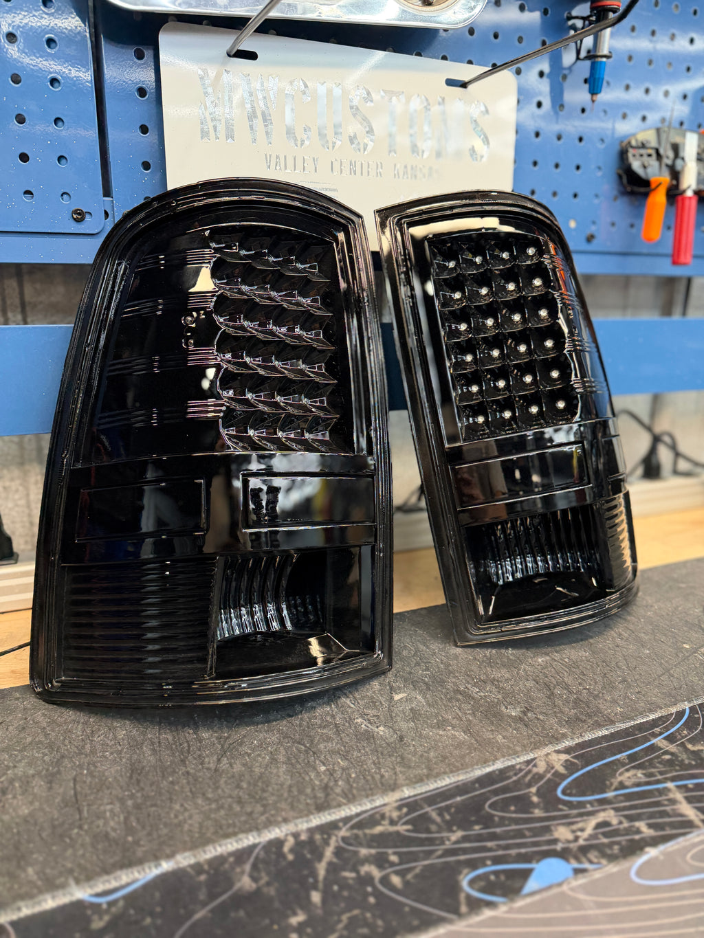 2009 - 18 DODGE RAM LED TAIL LIGHTS (Fits factory halogen trucks only)
