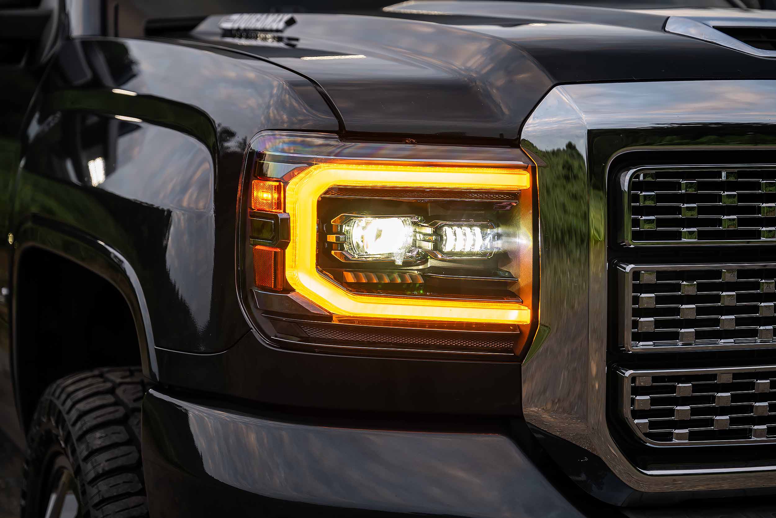 2014-2018 GMC Sierra 1500 | 2015-2019 GMC Sierra HD Morimoto XB