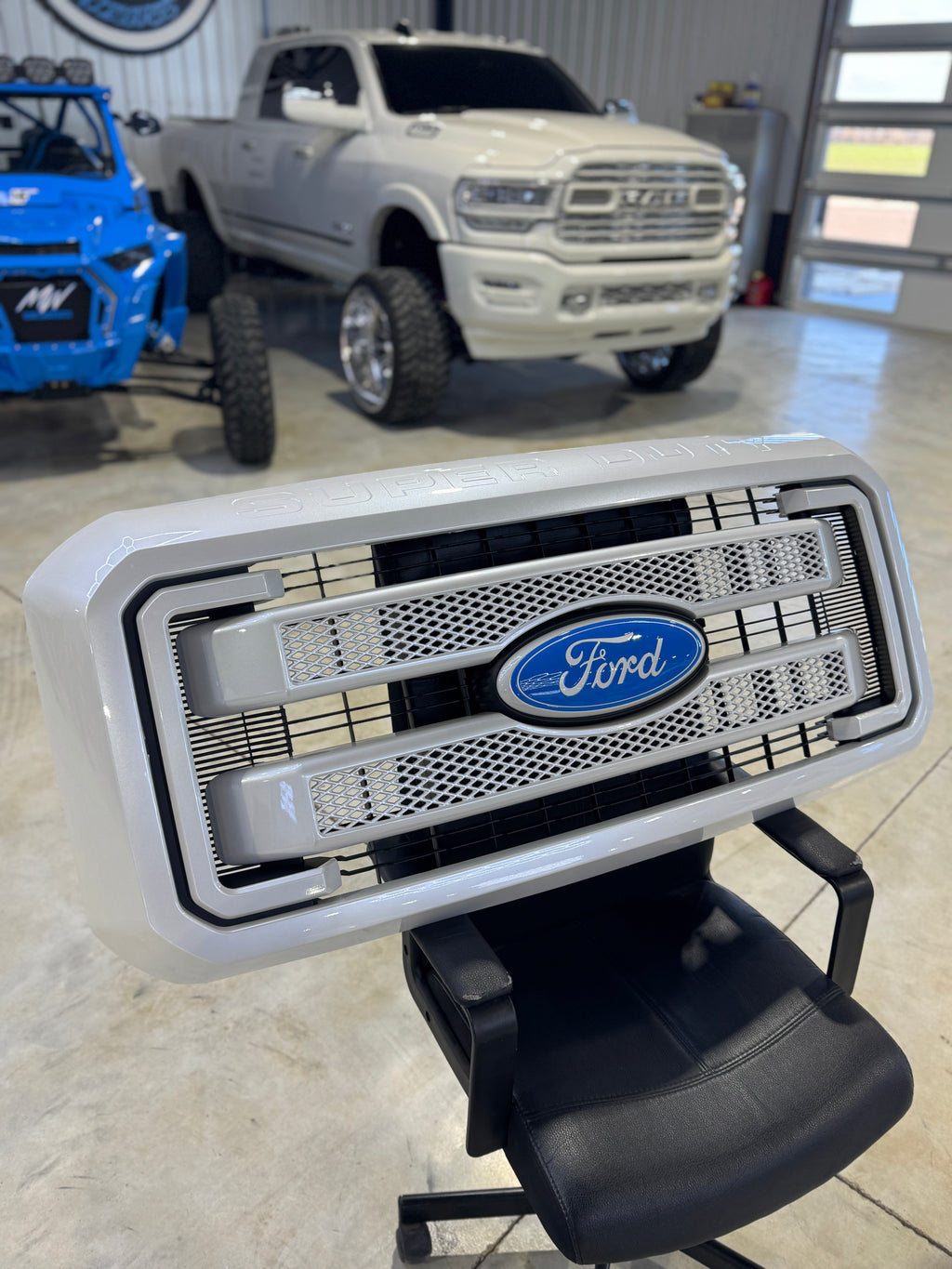 2011 - 16 FORD SUPER DUTY PLATINUM STYLE COLORMATCHED GRILLE