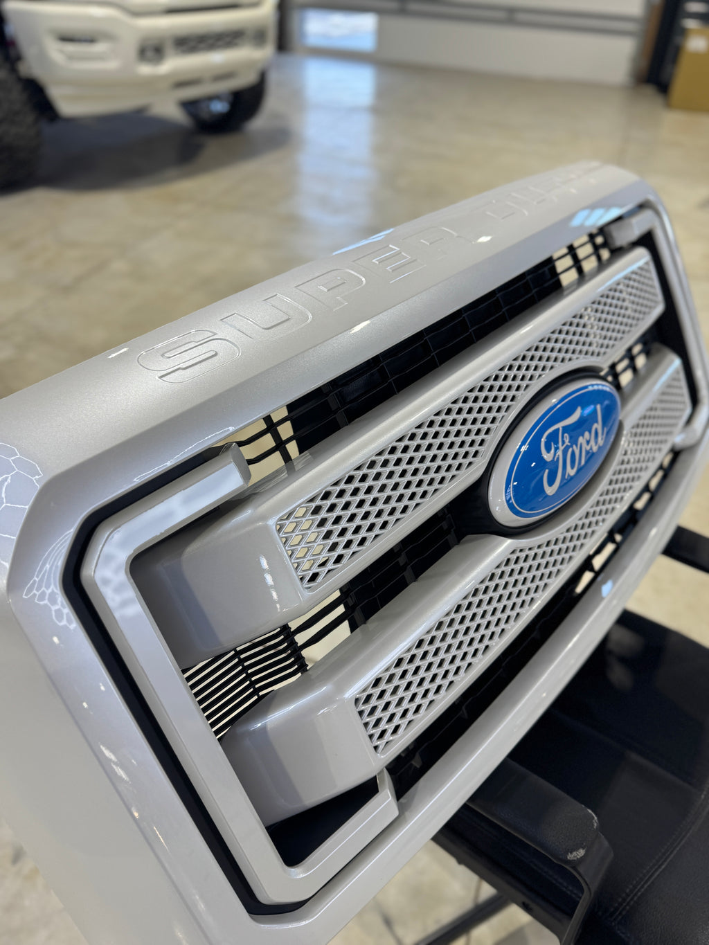 2011 - 16 FORD SUPER DUTY PLATINUM STYLE COLORMATCHED GRILLE