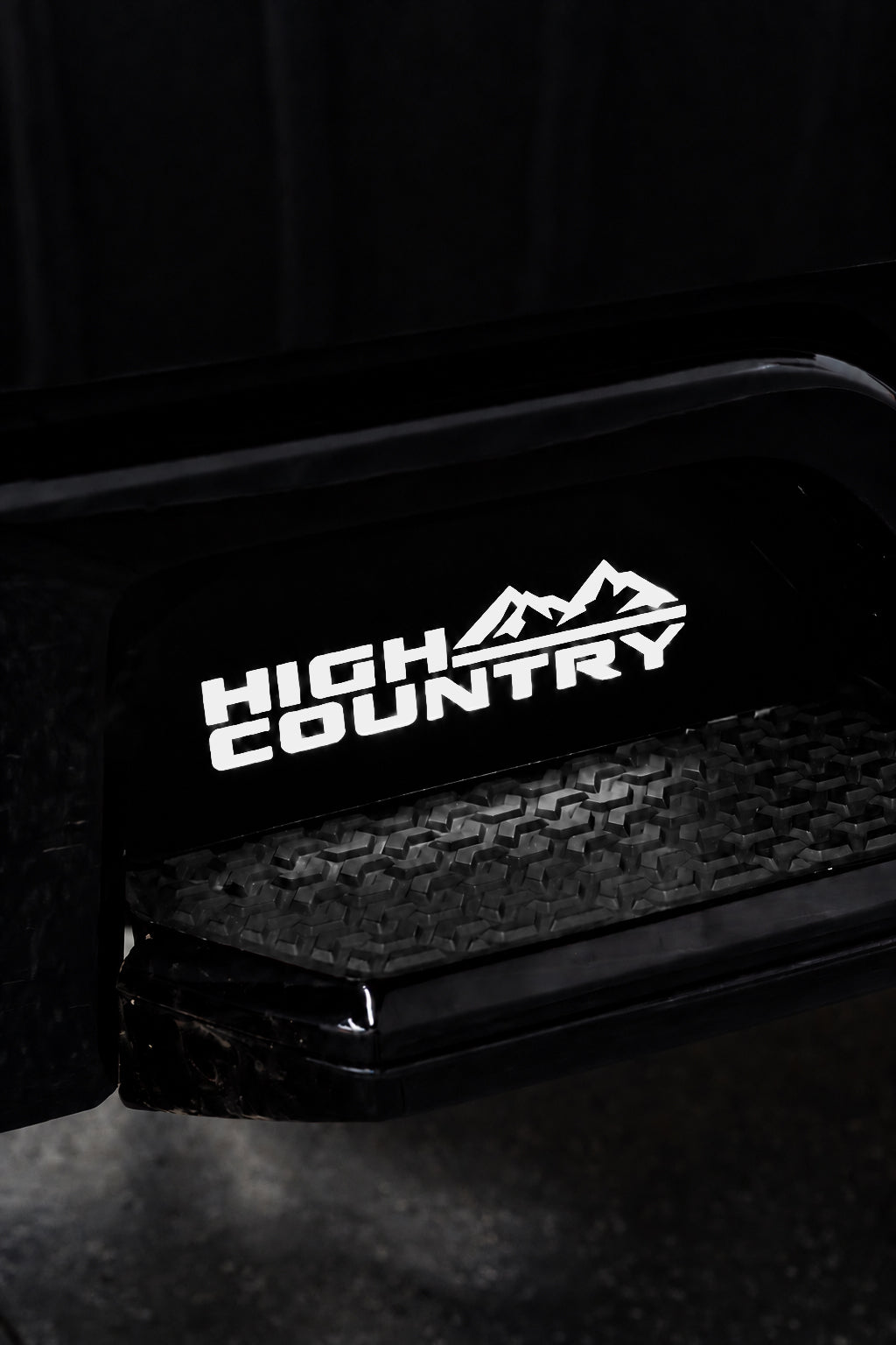 2020-2026 Chevy Silverado HD / GMC Sierra HD Illuminated Side Step Inserts