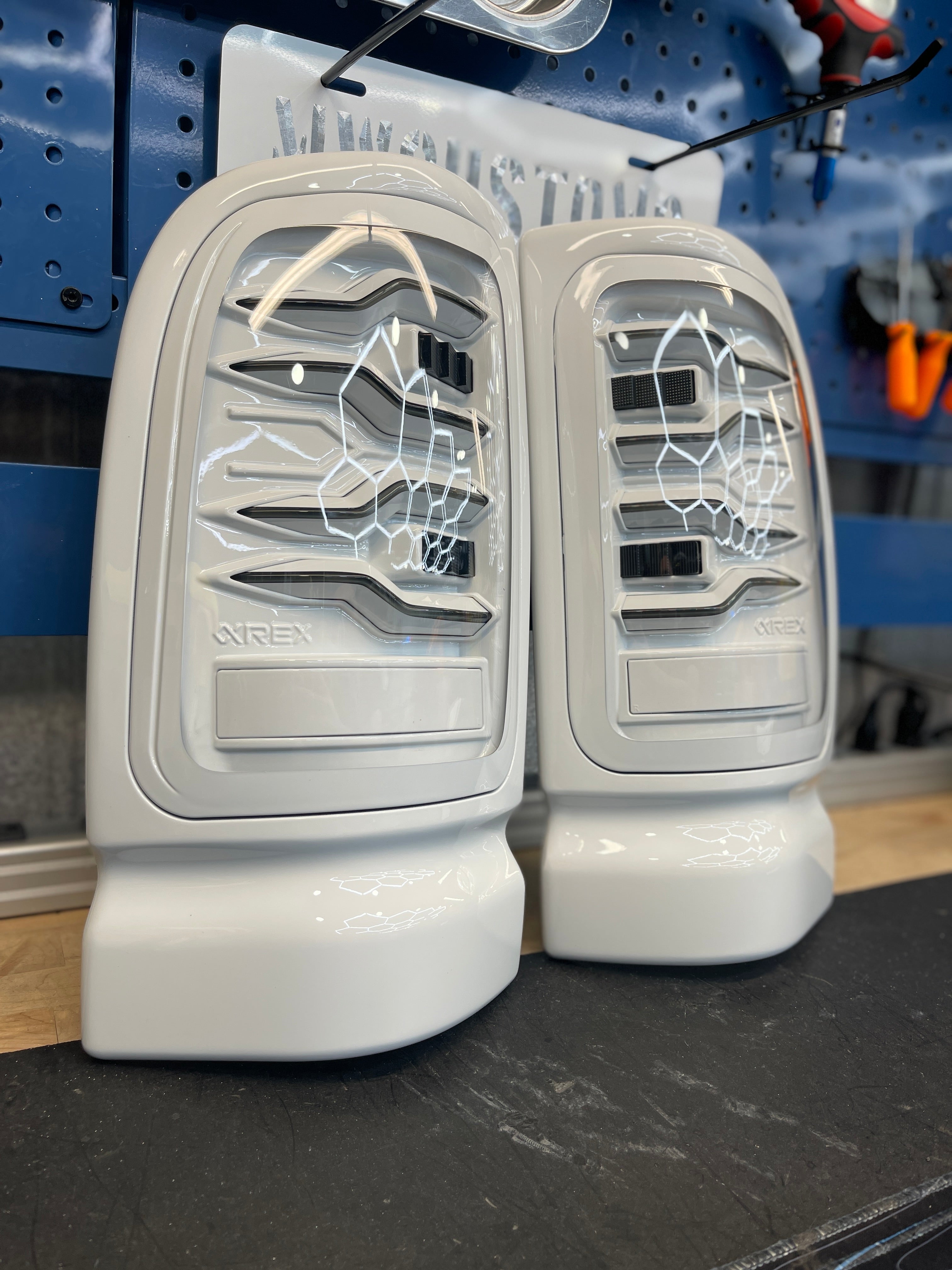 1994 - 01 DODGE RAM 1500 / 1994 - 02 DODGE RAM 2500/3500 ALPHAREX LUXX SERIES LED TAIL LIGHTS