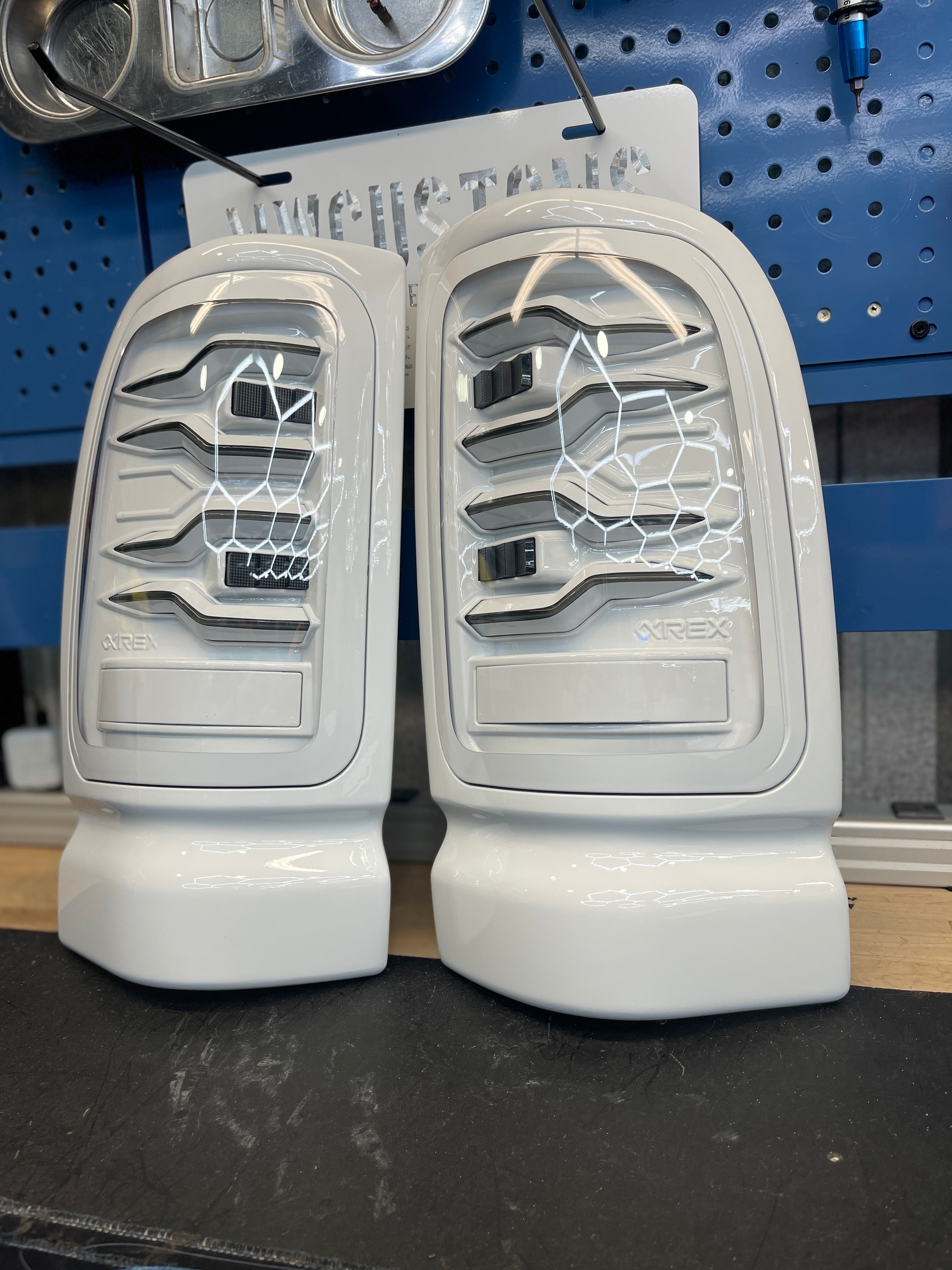1994 - 01 DODGE RAM 1500 / 1994 - 02 DODGE RAM 2500/3500 ALPHAREX LUXX SERIES LED TAIL LIGHTS