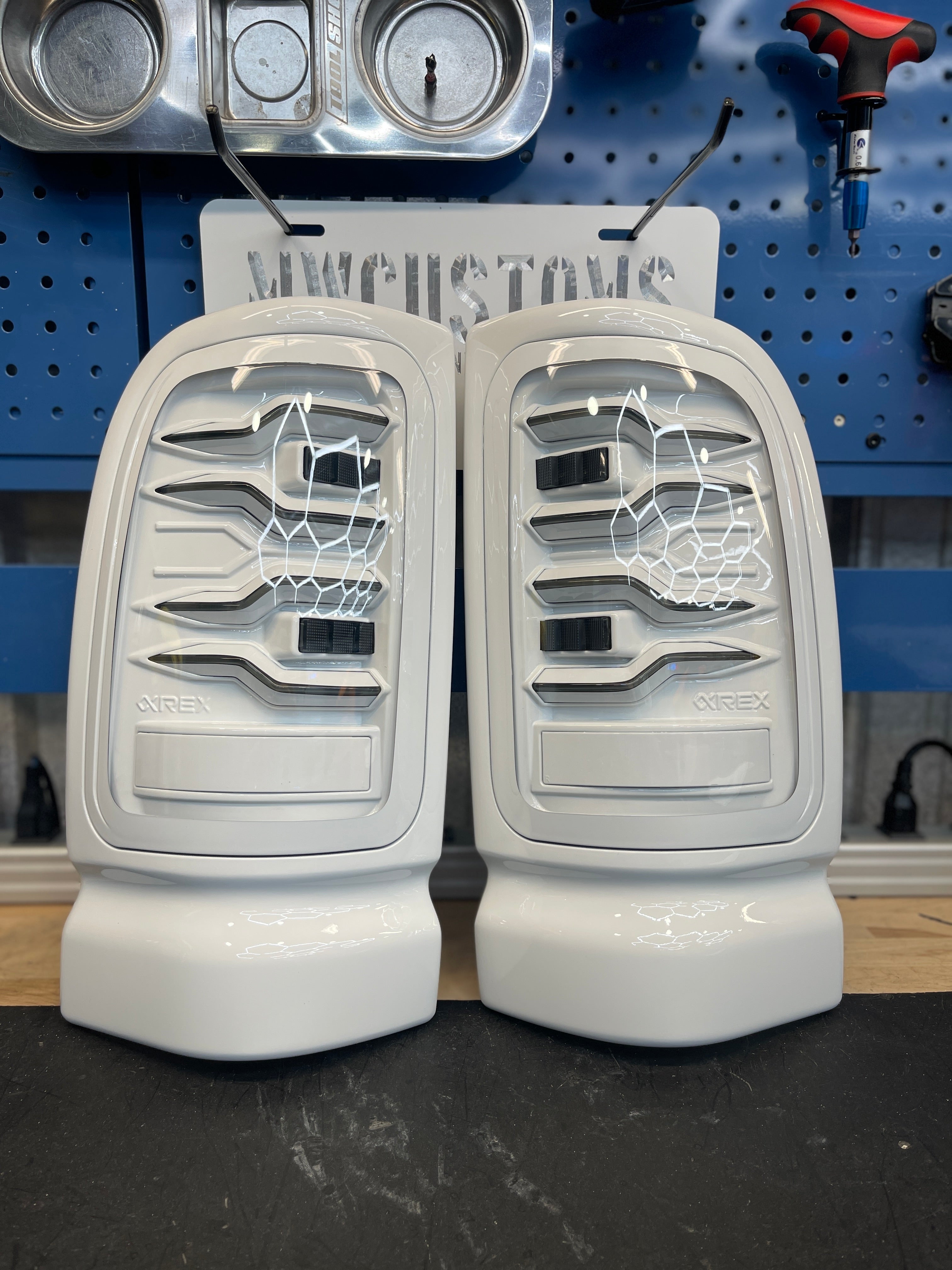 1994 - 01 DODGE RAM 1500 / 1994 - 02 DODGE RAM 2500/3500 ALPHAREX LUXX SERIES LED TAIL LIGHTS
