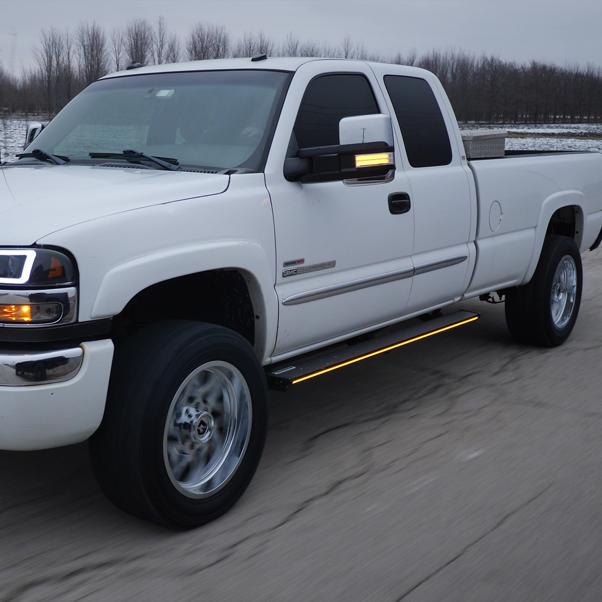 1999-2007 Chevy Silverado & GMC Sierra | Light Up Running Boards
