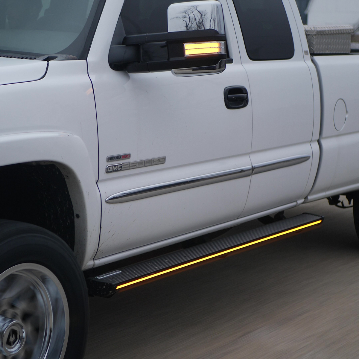 1999-2007 Chevy Silverado & GMC Sierra | Light Up Running Boards