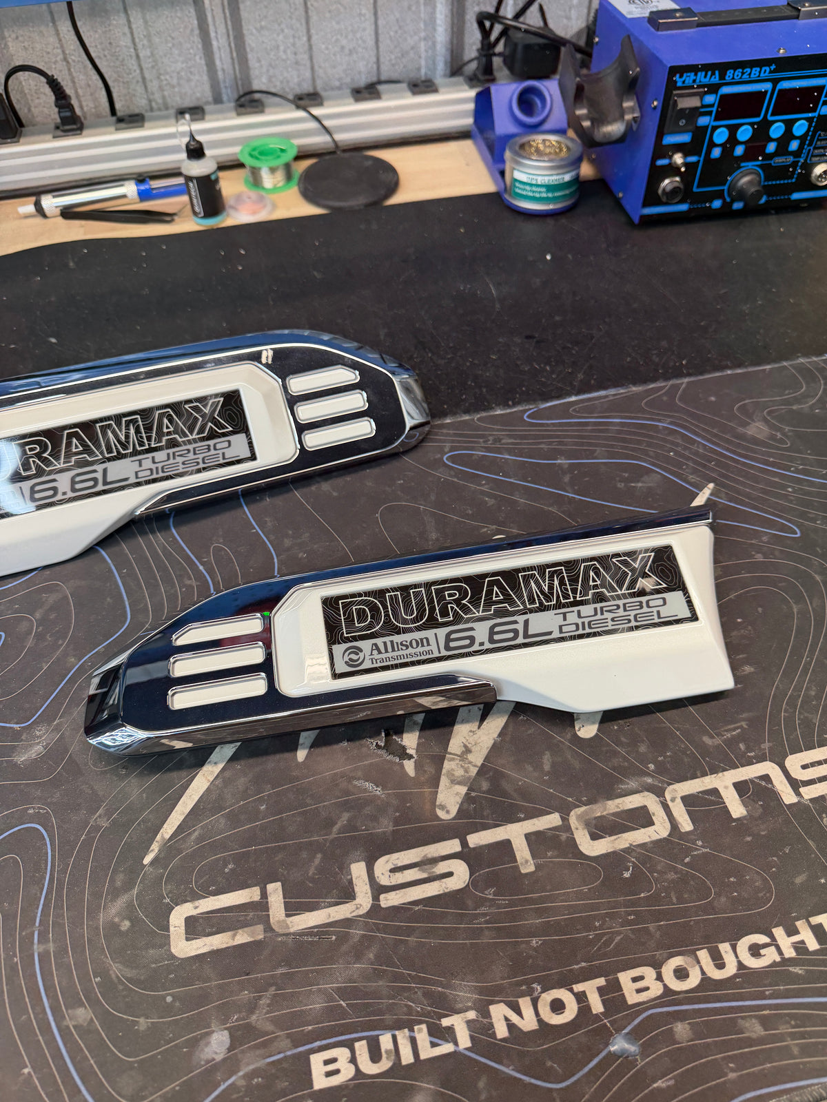 2020-2026 GMC Sierra HD Fender Badges
