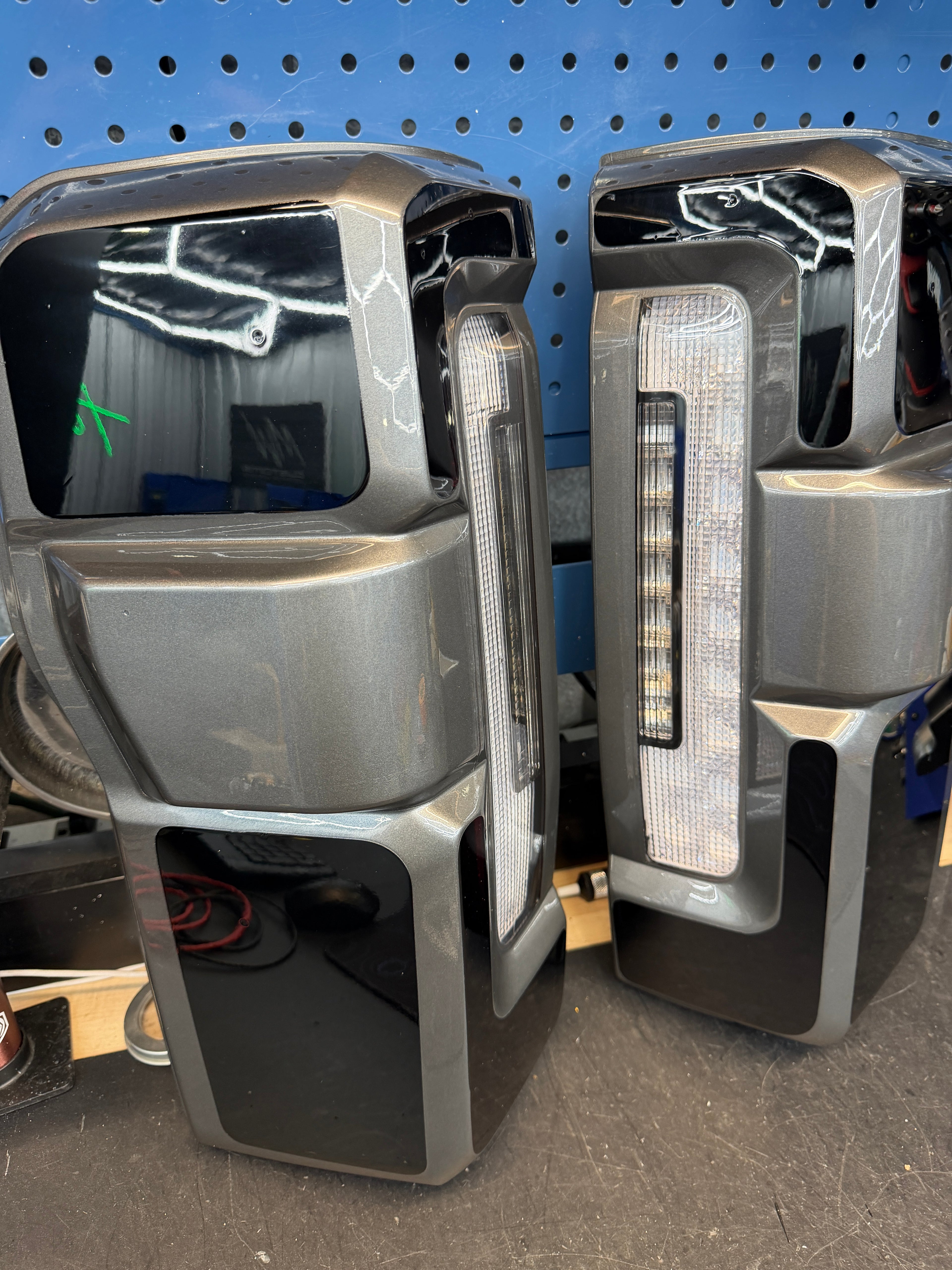 2023 - 2026 FORD SUPER DUTY LED TAIL LIGHTS
