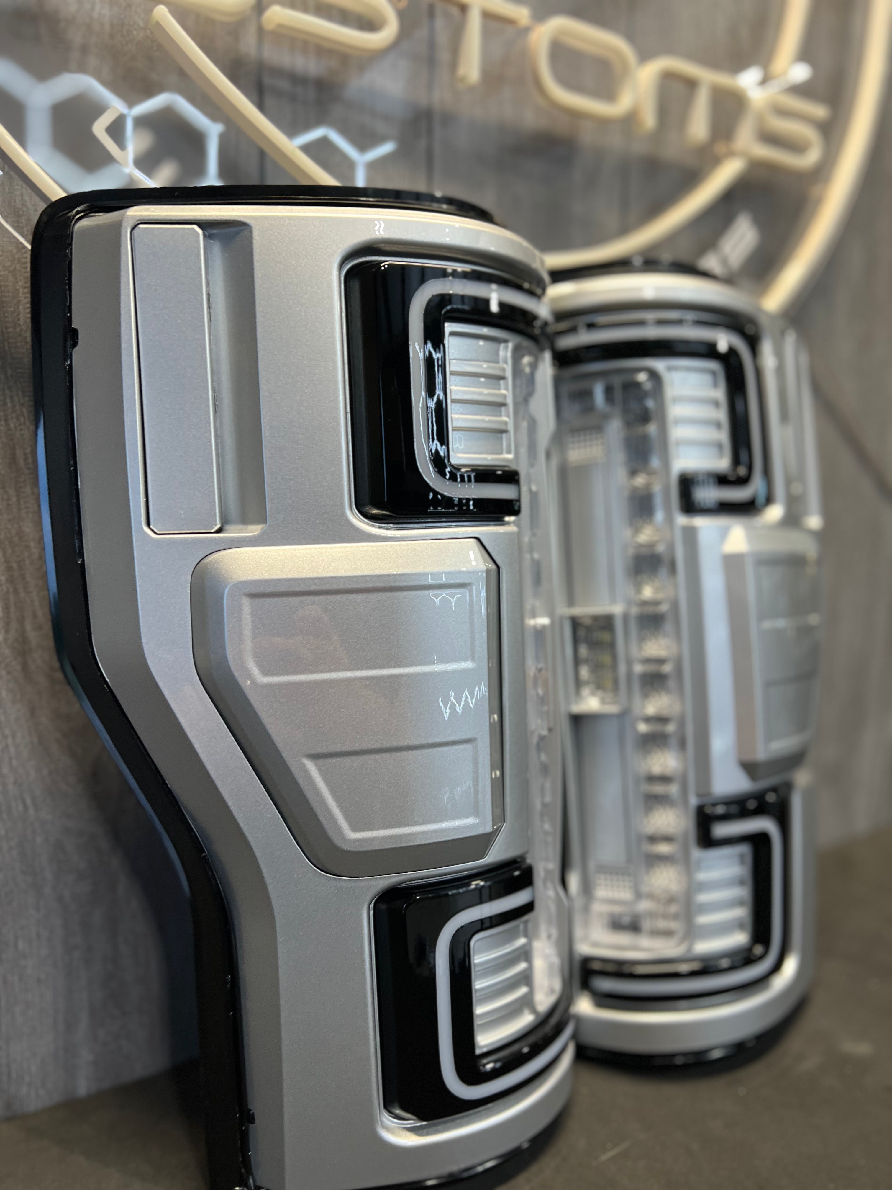 2017-19 FORD SUPER DUTY C BAR TAIL LIGHTS