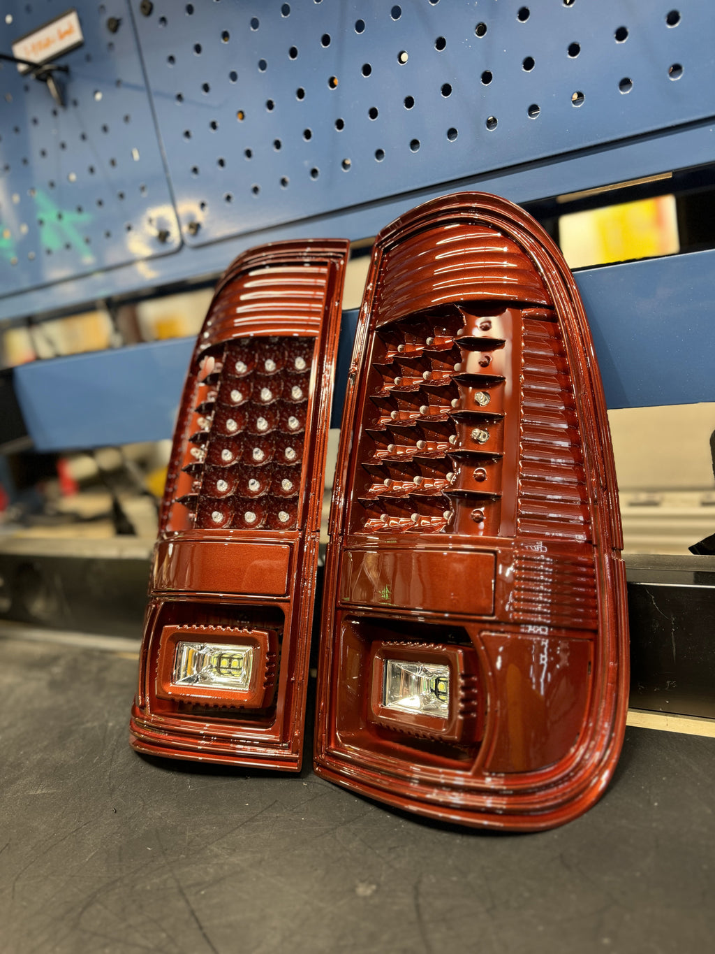 1999-16 FORD SUPER DUTY TAIL LIGHTS